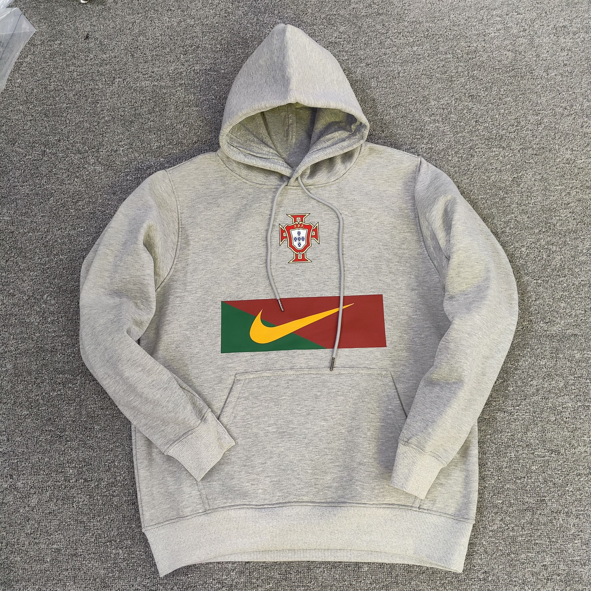 Hoodie Portugal Cinzenta 1