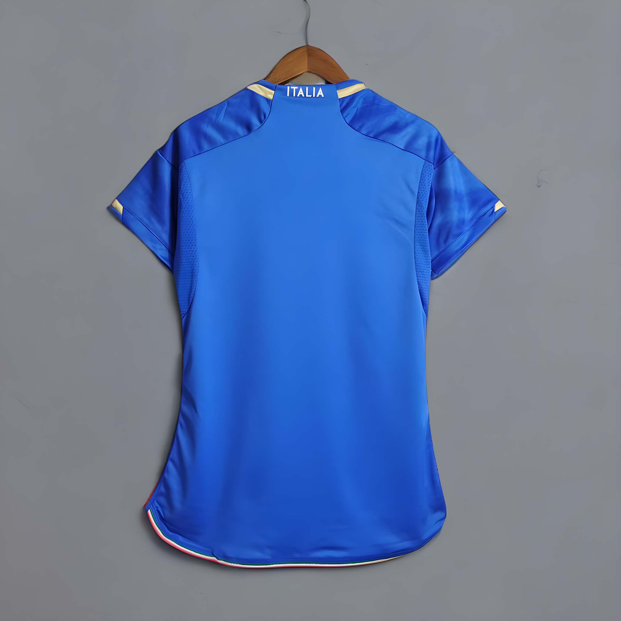 Camisola principal Itália 2023 versão feminina 2
