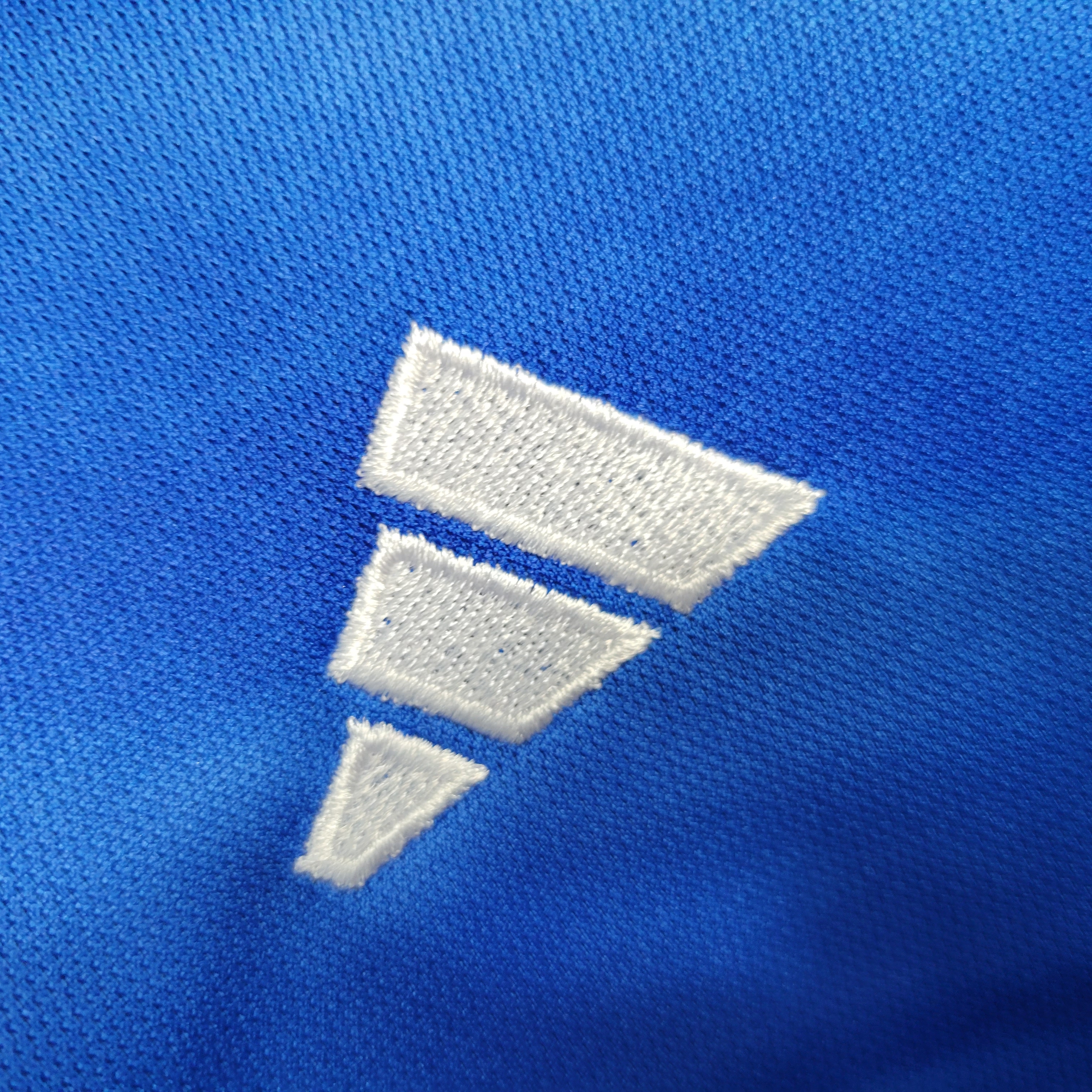 Camisola principal Itália 2023 versão feminina 4