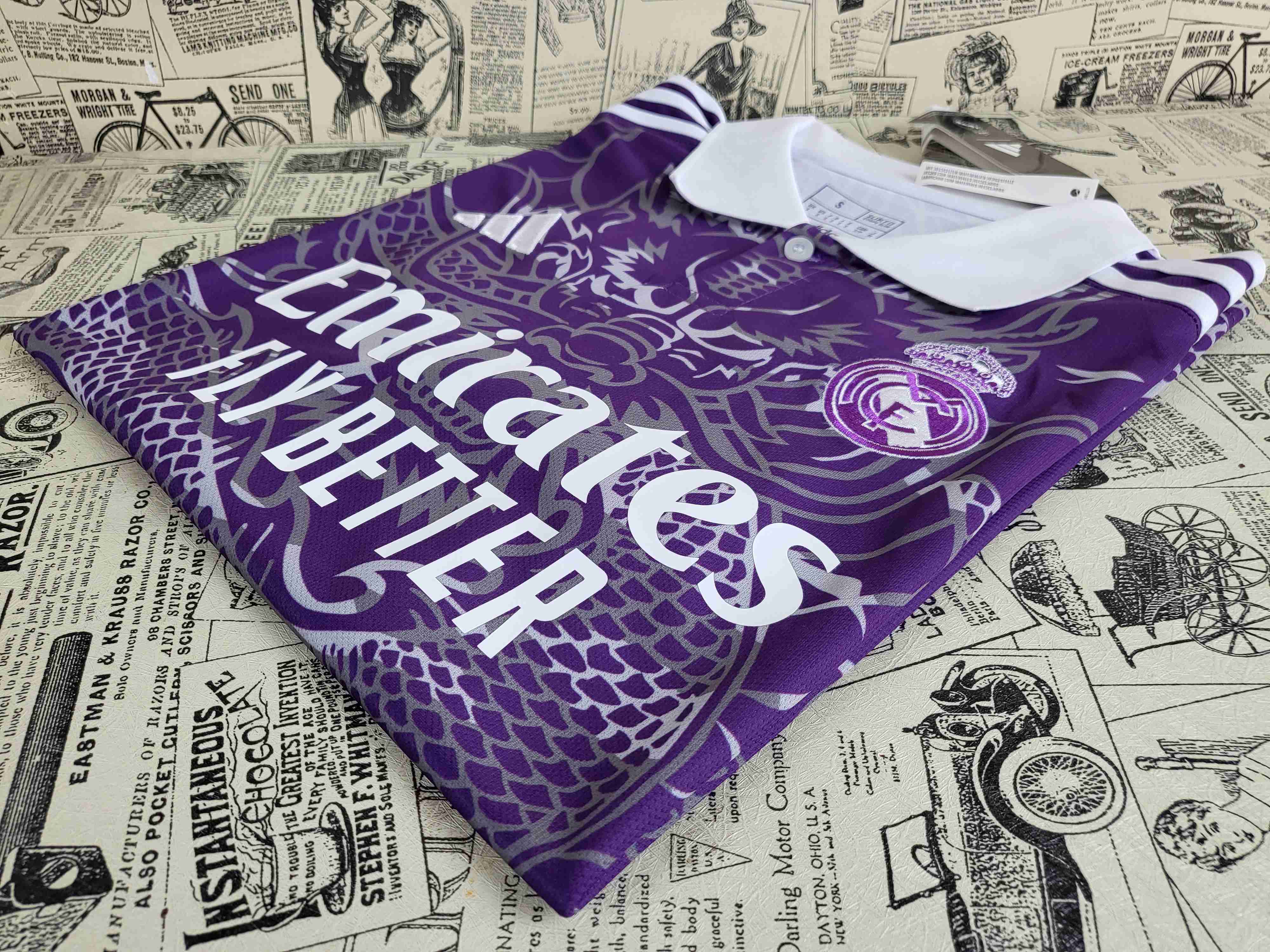 Camisola Real Madrid Edição Especial - Versão adepto 1