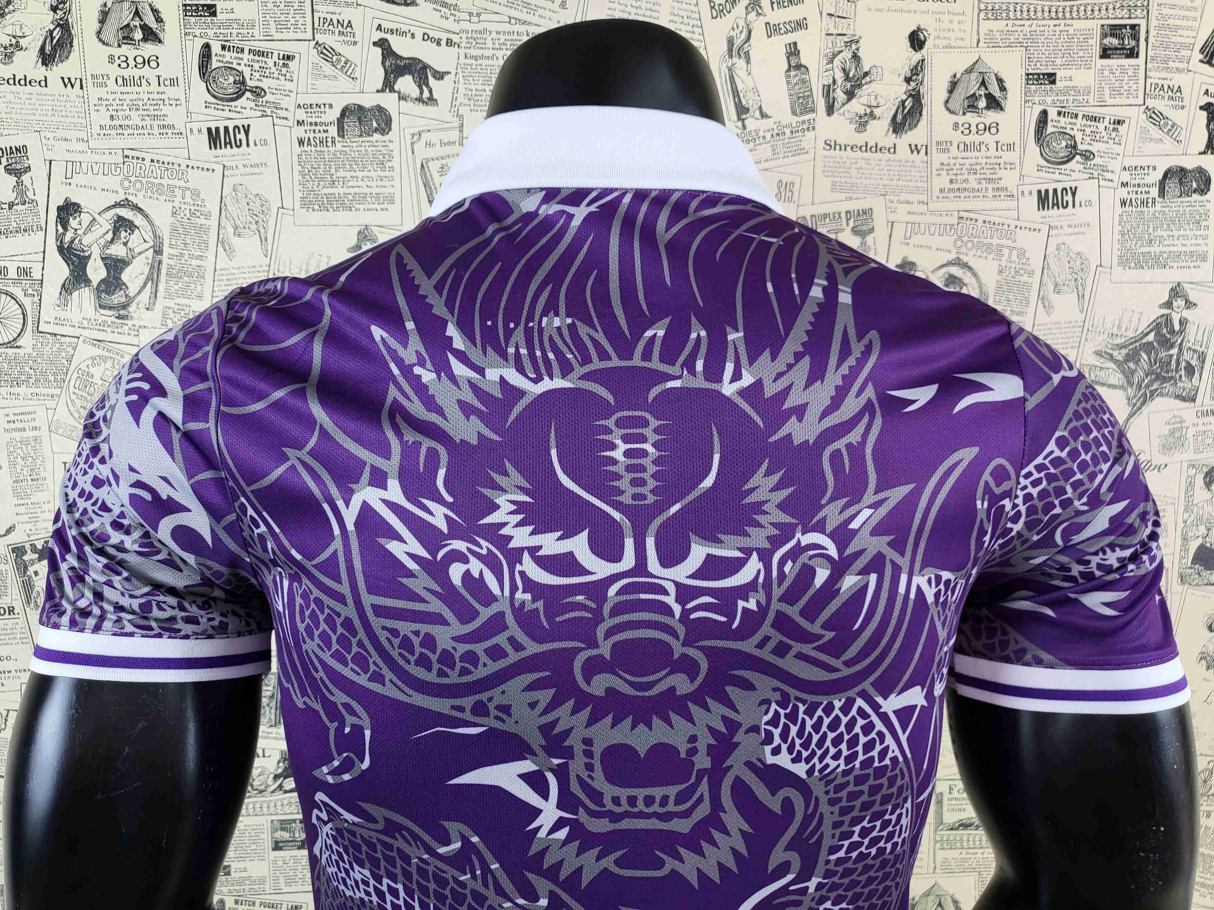 Camisola Real Madrid Edição Especial - Versão adepto 12