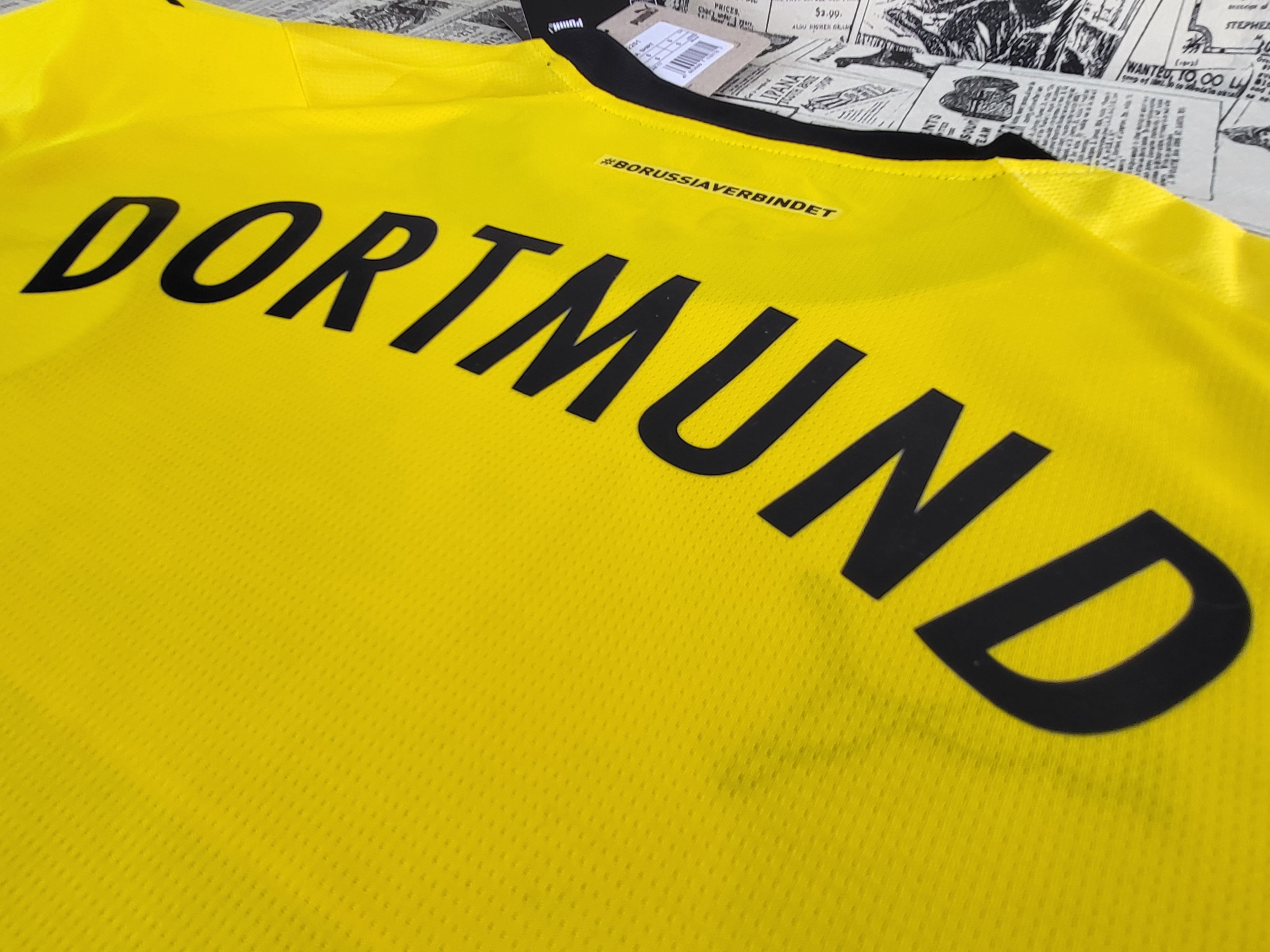 Camisola Principal Borussia Dortmund 23/24 - Versão adepto 10