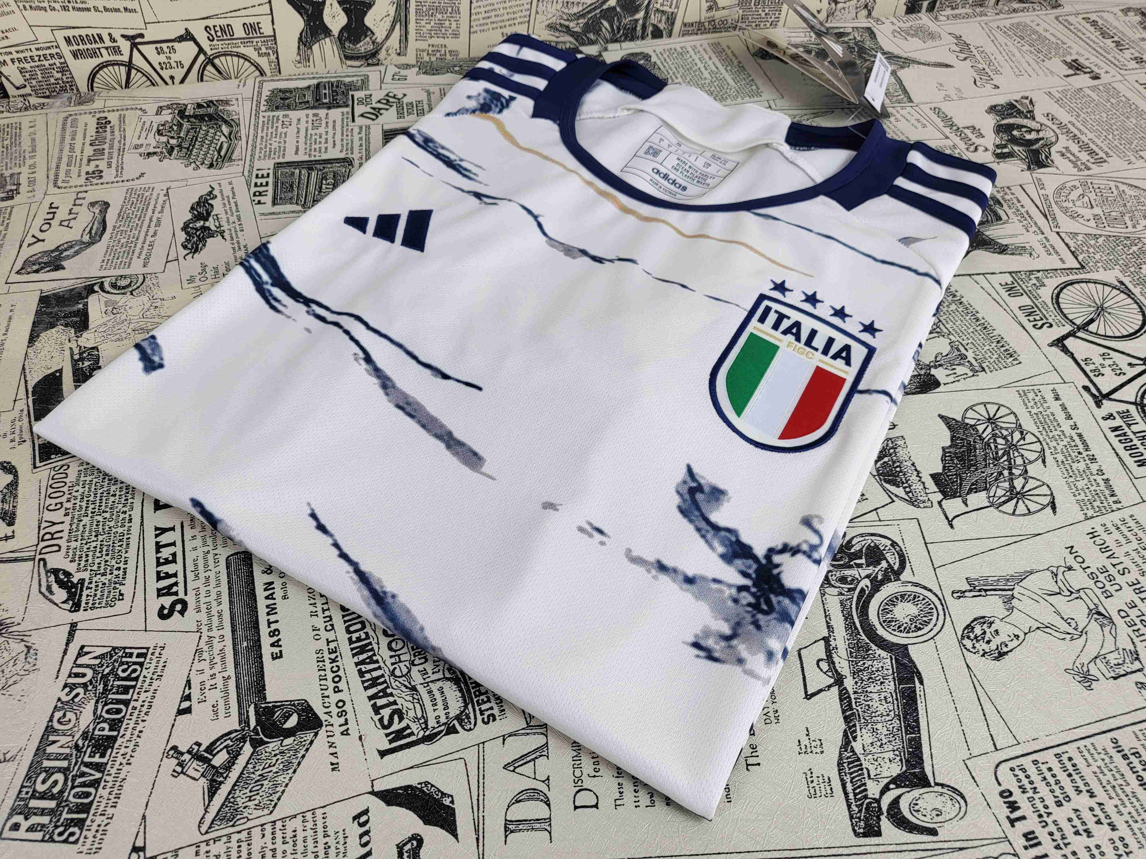 Camisola alternativa Itália 2023 - Versão adepto 1