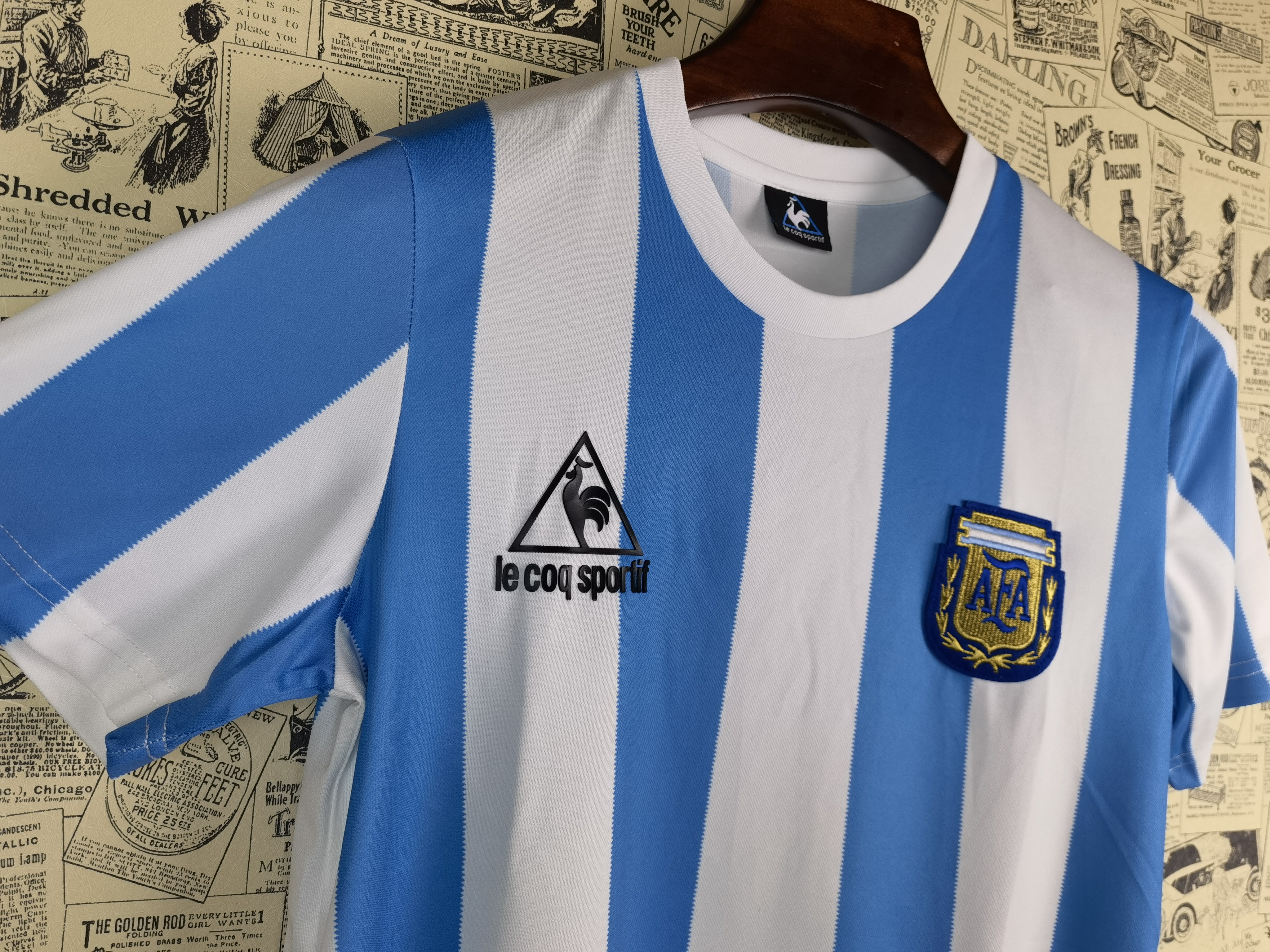 Camisola principal Argentina 1986 - Maradona 10 - Versão adepto 4