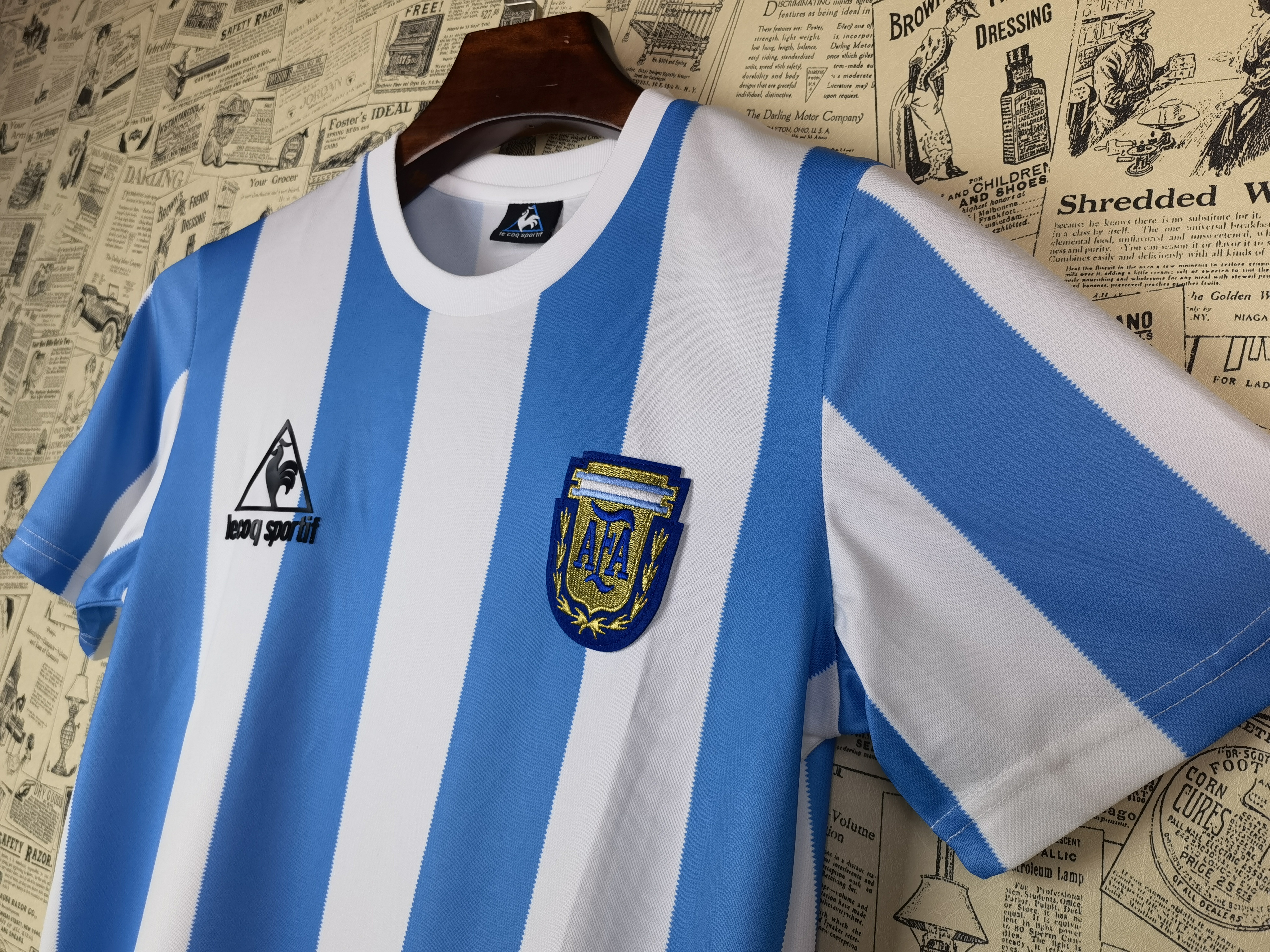 Camisola principal Argentina 1986 - Maradona 10 - Versão adepto 6