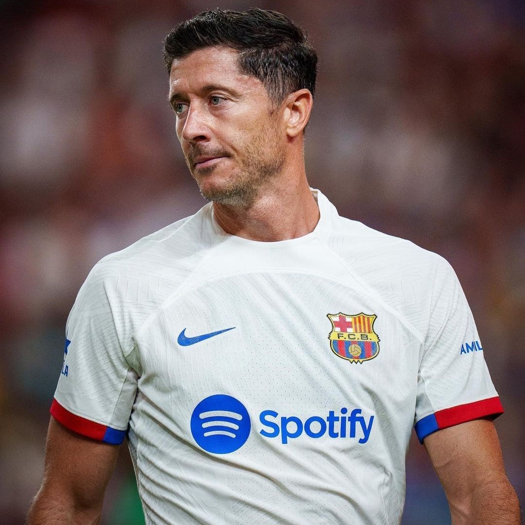 Camisola alternativa Barcelona 23/24 - Lewandowski 9 8