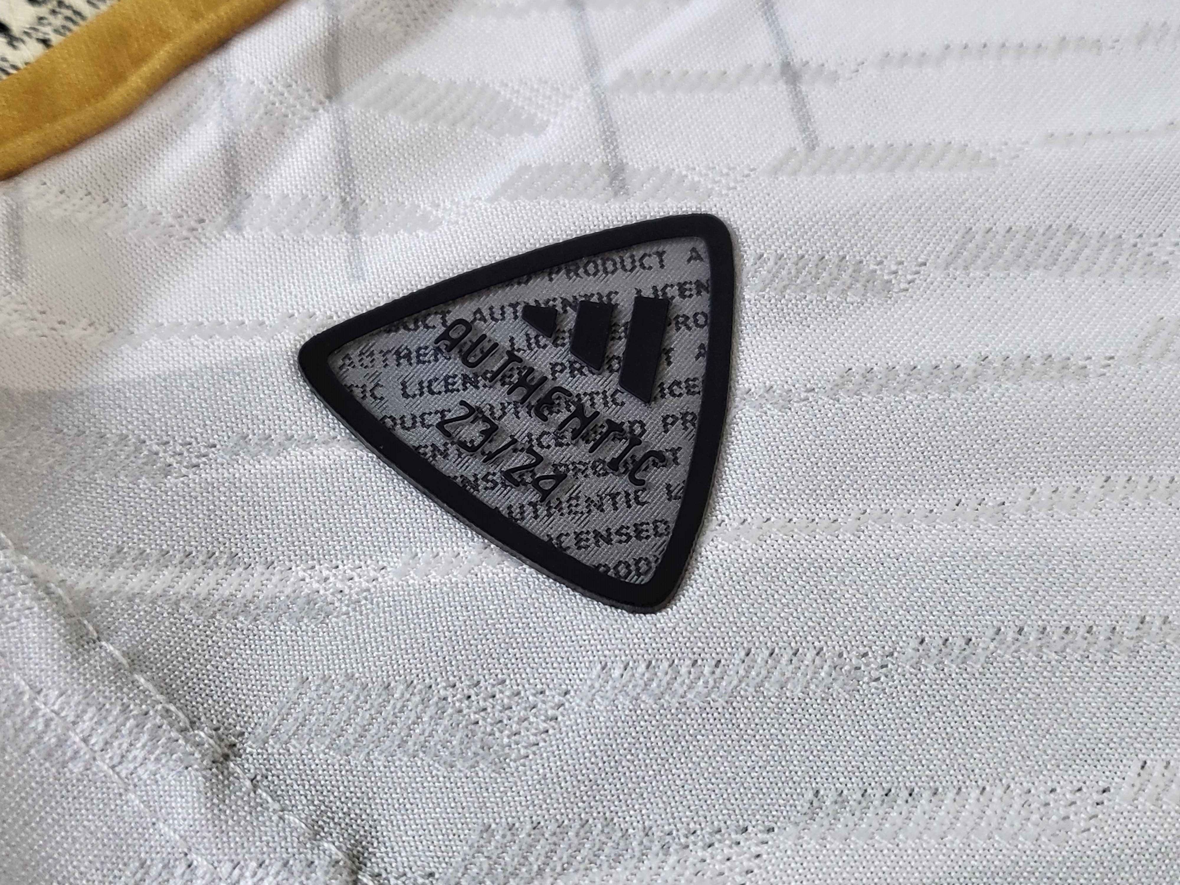 Camisola Real Madrid Edição Especial - Versão jogador 12