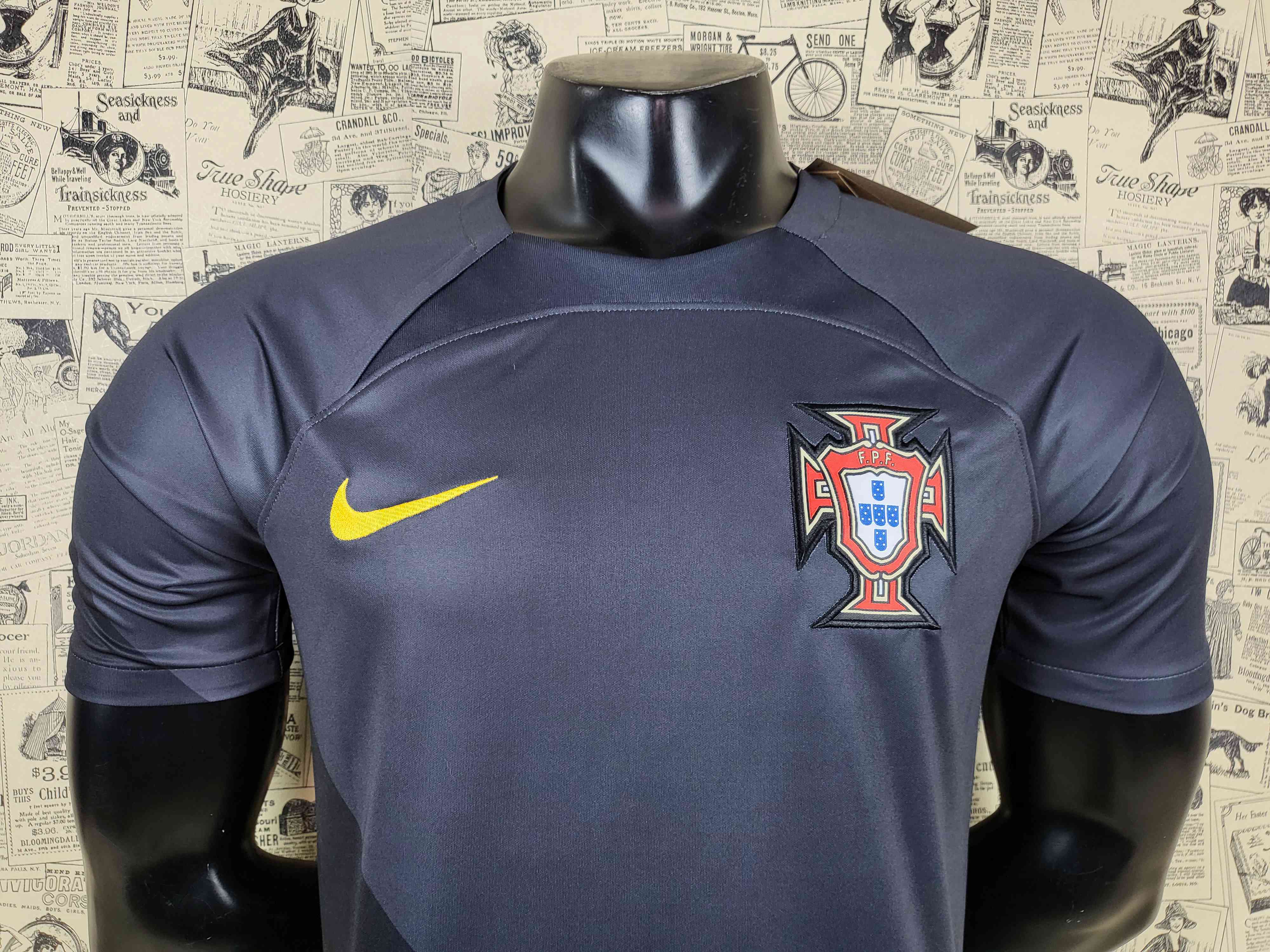 Camisola Portugal Edição Especial - Versão adepto 9