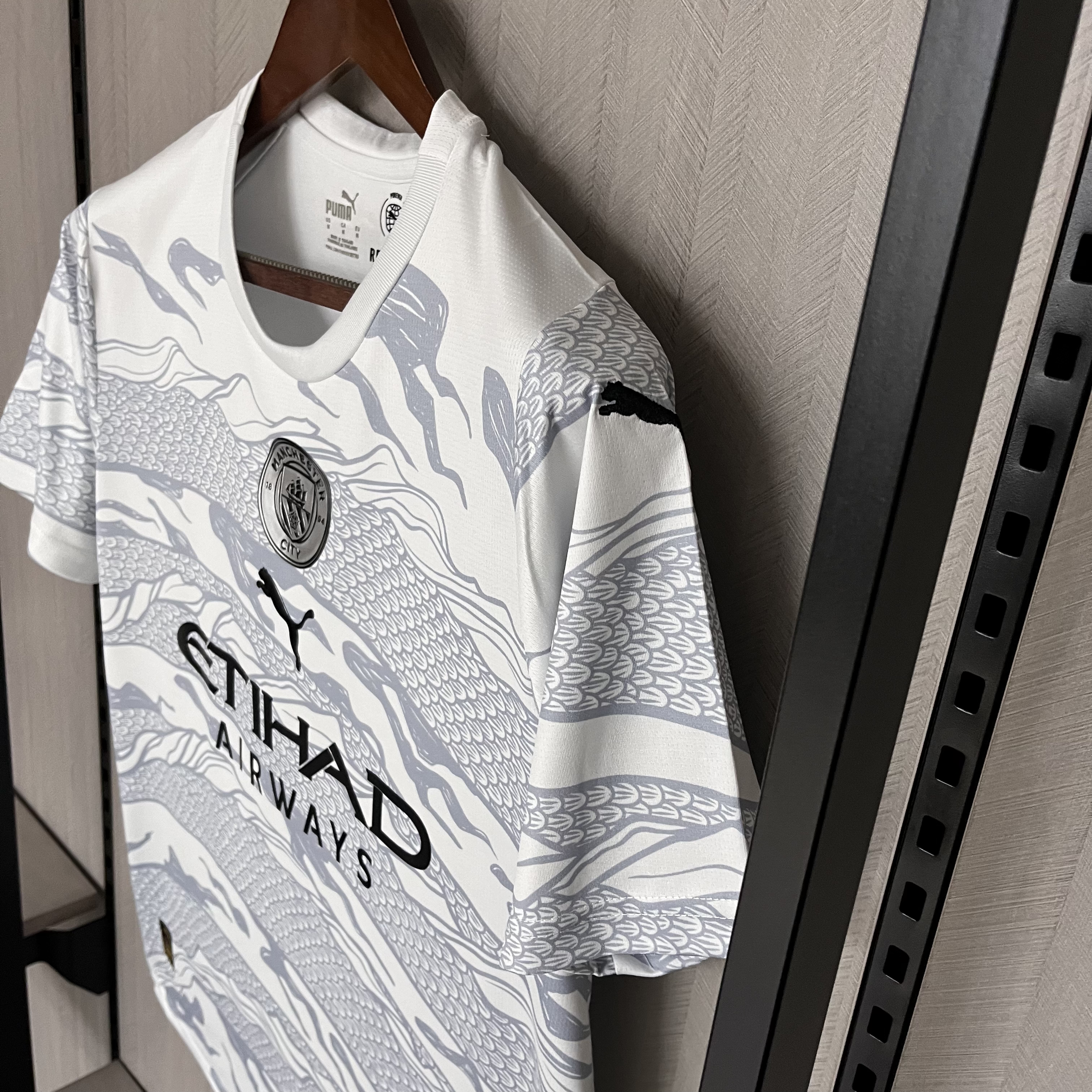 Camisola Man City edição comemorativa 23/24 - Versão Adepto 8