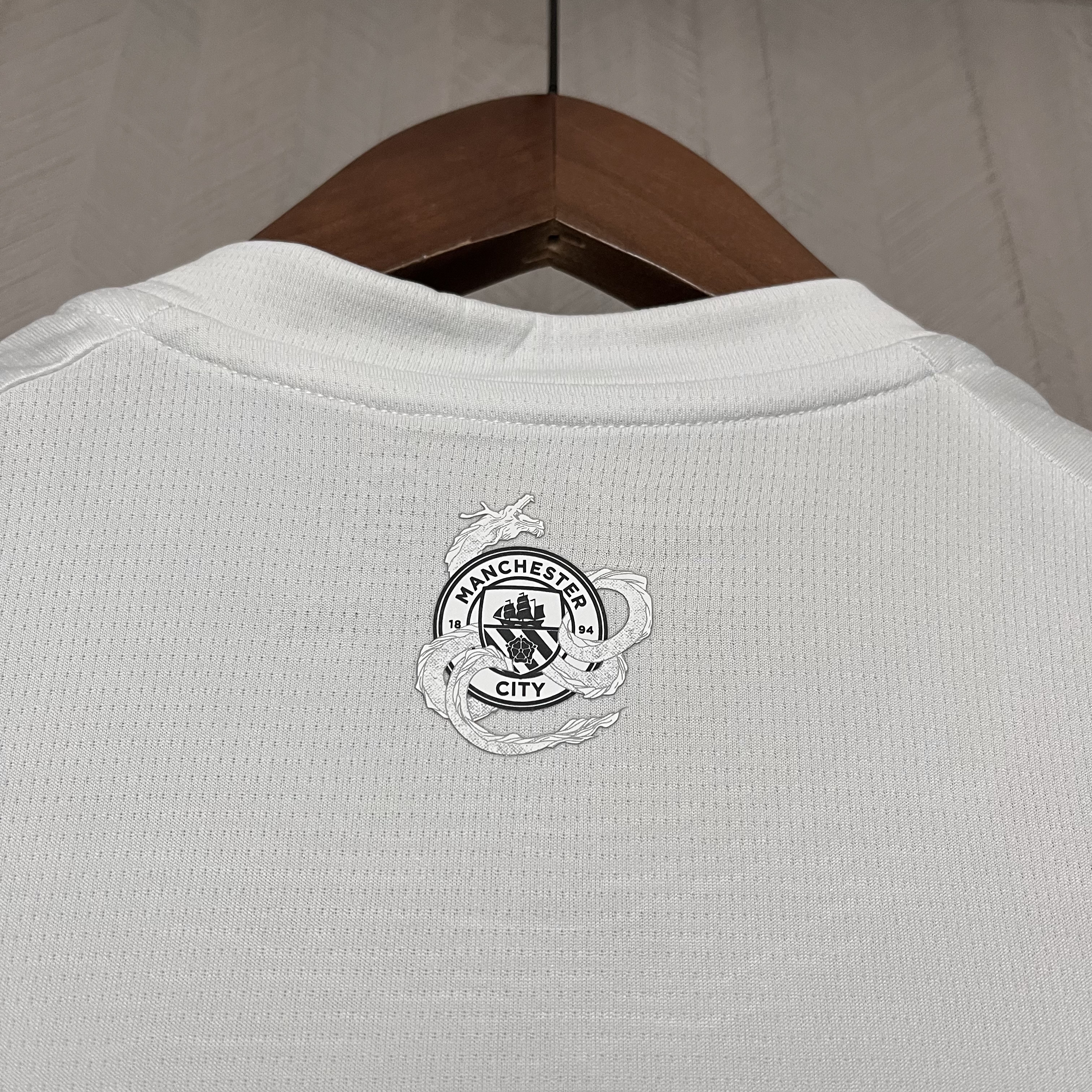 Camisola Man City edição comemorativa 23/24 - Versão Adepto 11