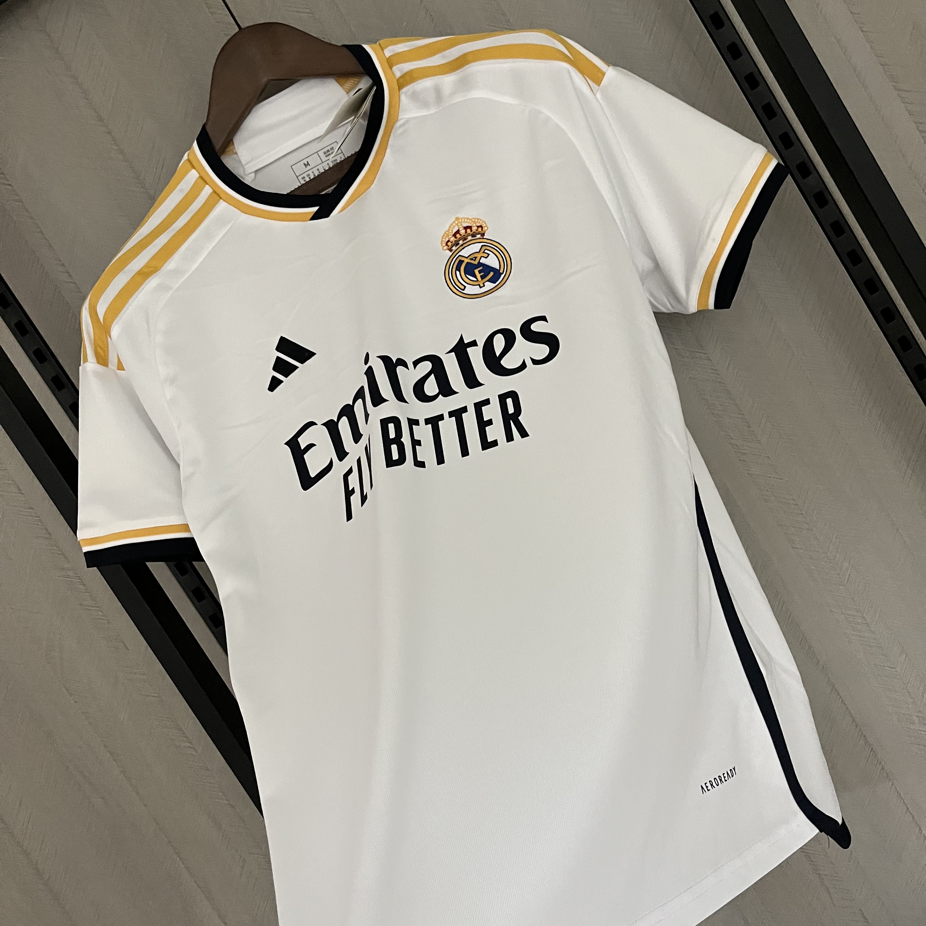 Camisola Principal Real Madrid 23/24 - Versão Adepto 9