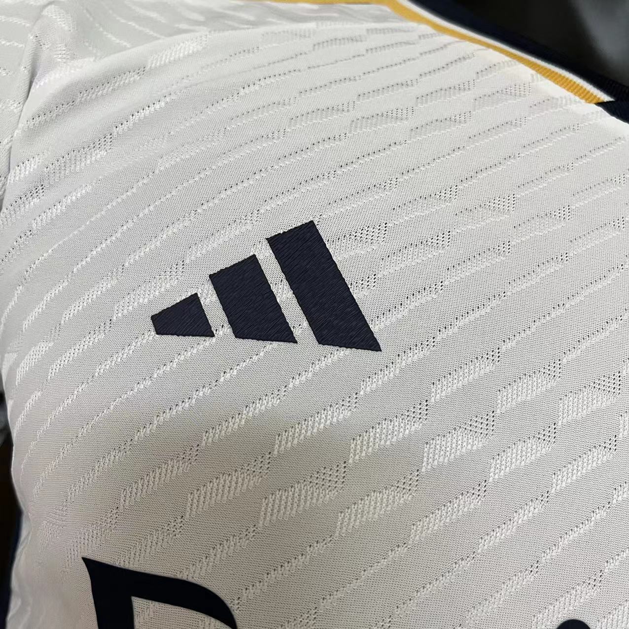 Camisola principal Real Madrid 23/24 - Versão Jogador 5