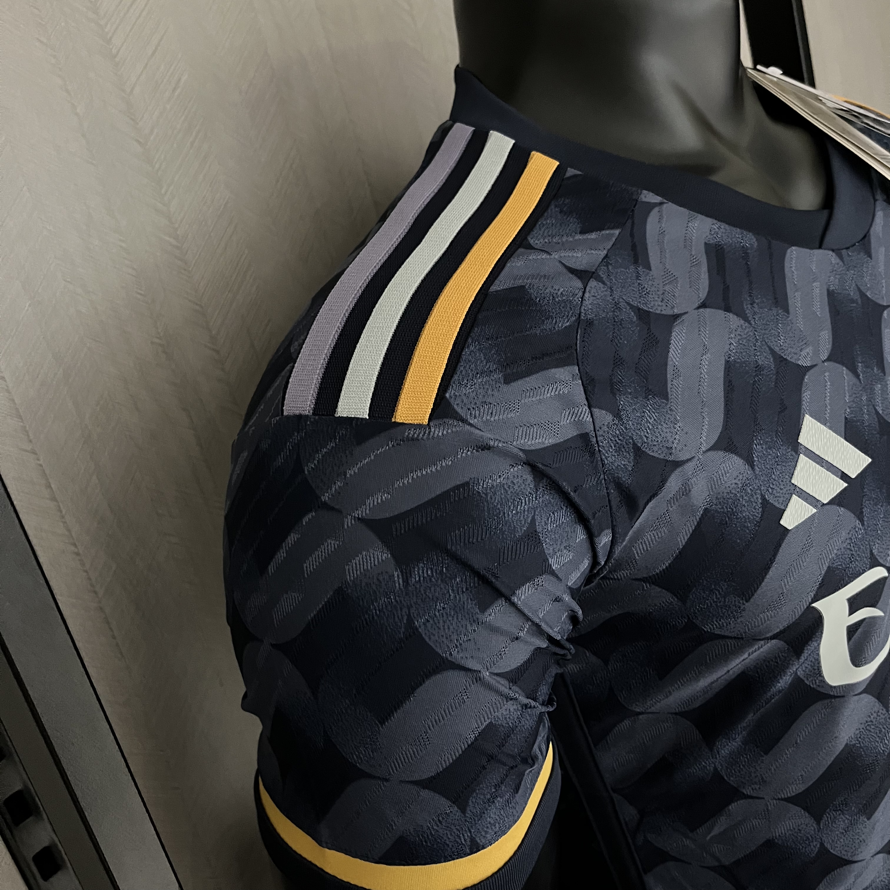 Camisola alternativa Real Madrid 23/24 - Versão Jogador 9