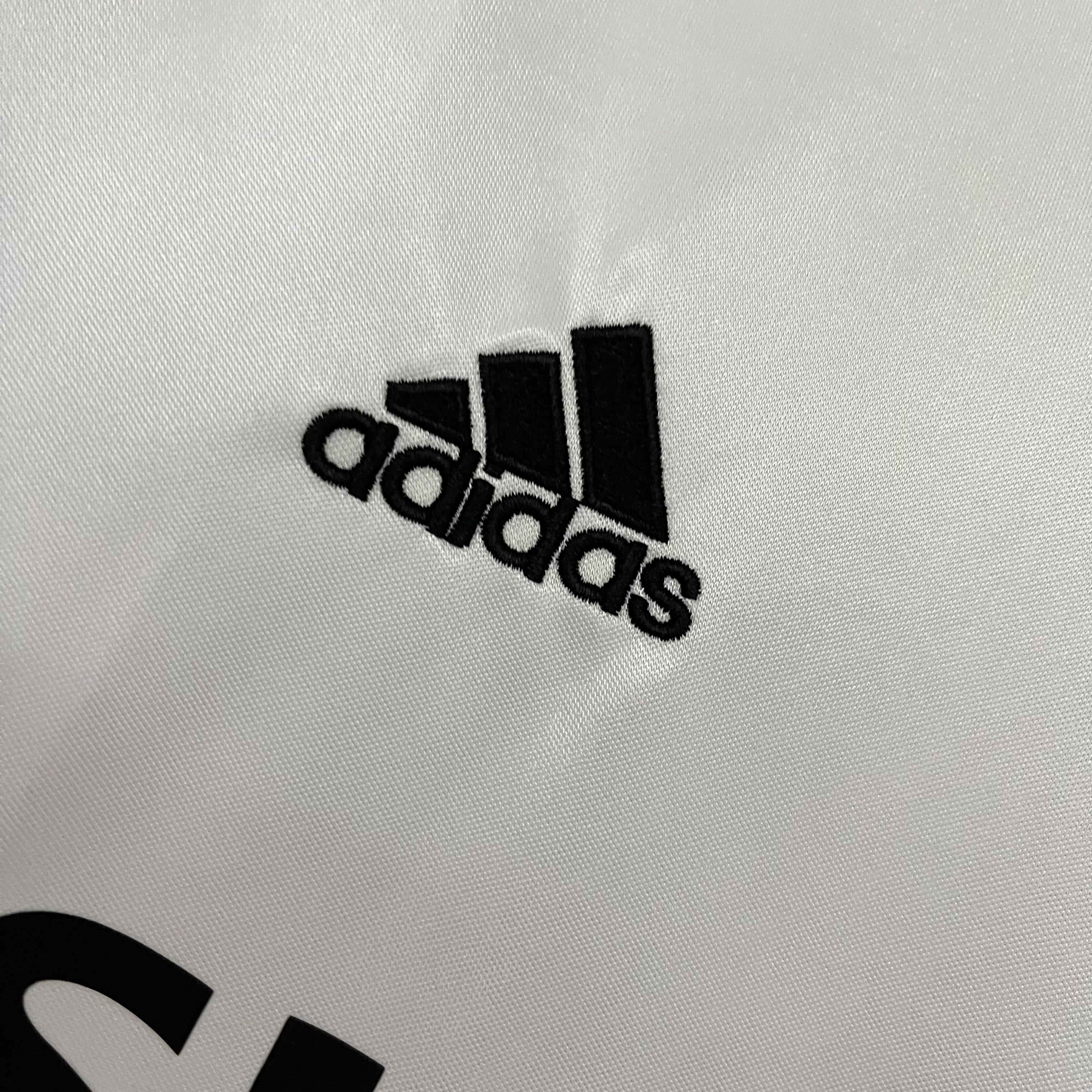 Camisola principal Real Madrid 2004/2005 - Versão adepto 5