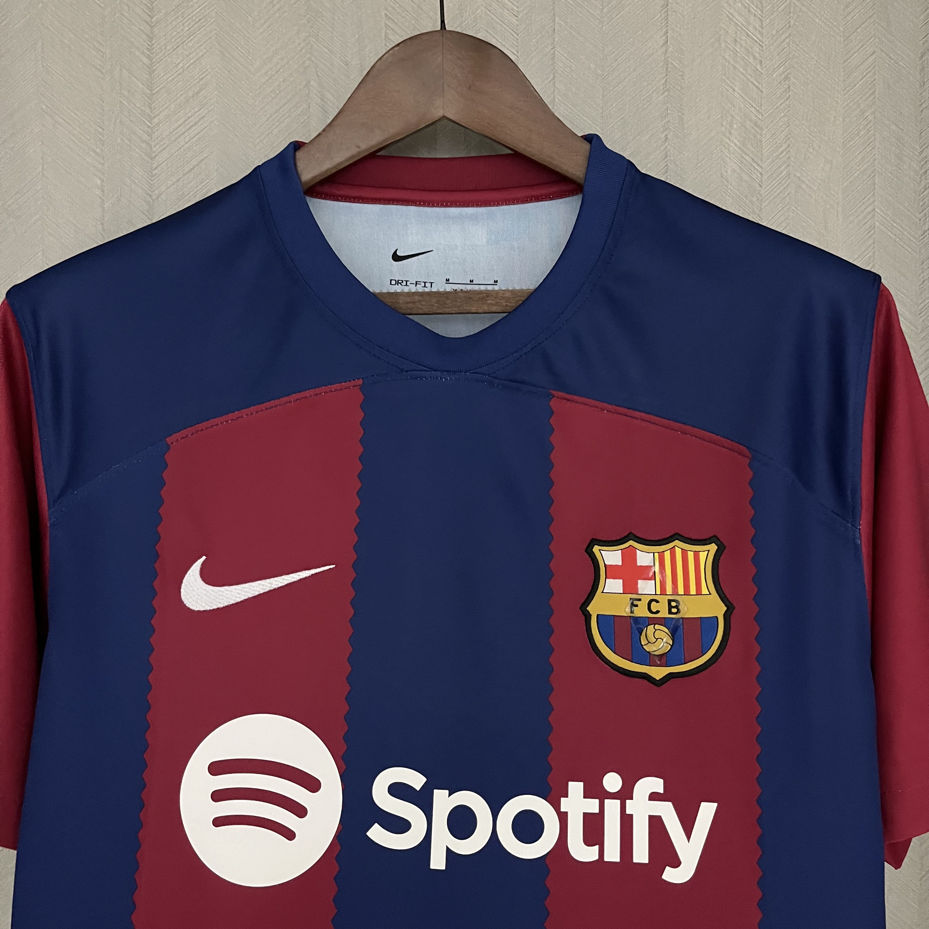 Camisola Principal Barcelona 23/24 - Versão Adepto 8
