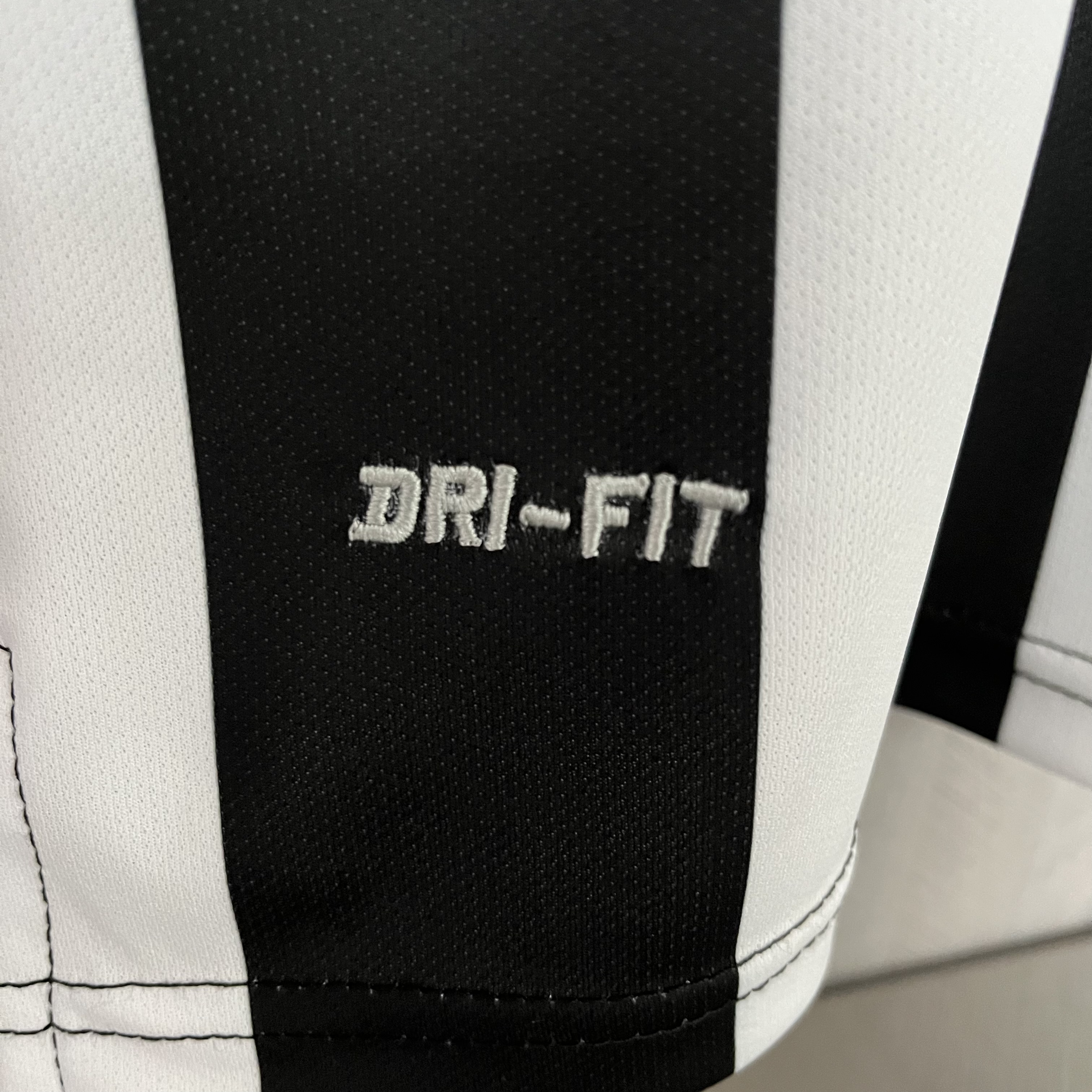 Camisola Principal Juventus 2014/2015 - Versão adepto 12