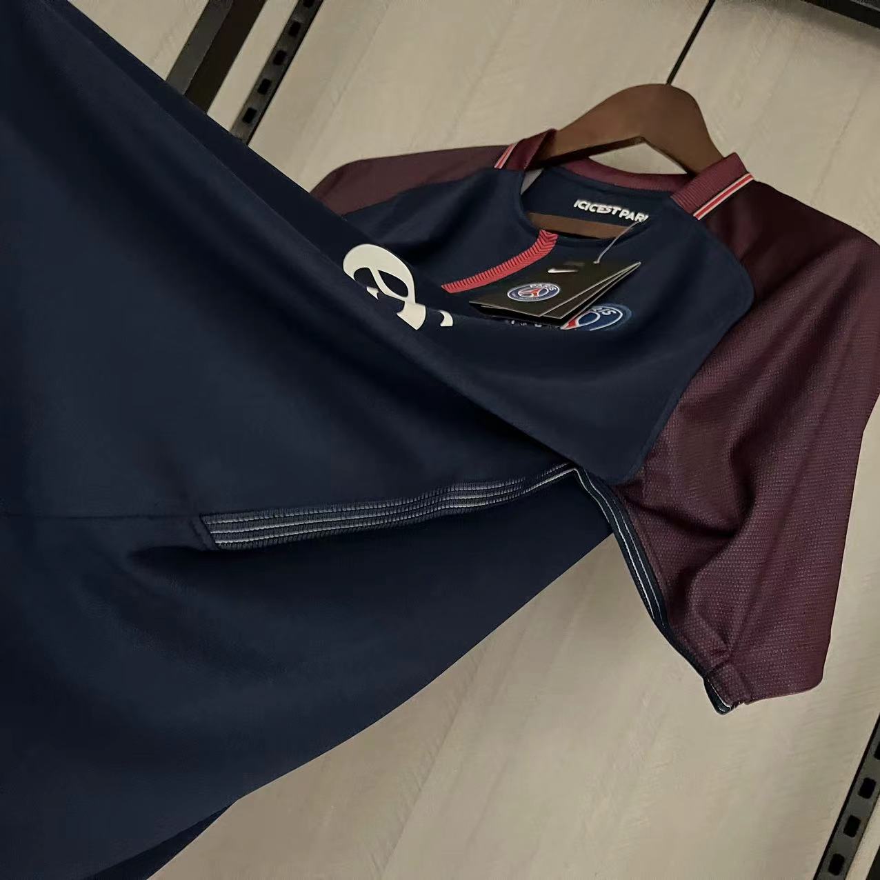 Camisola principal PSG 2017/2018 - Versão adepto 9