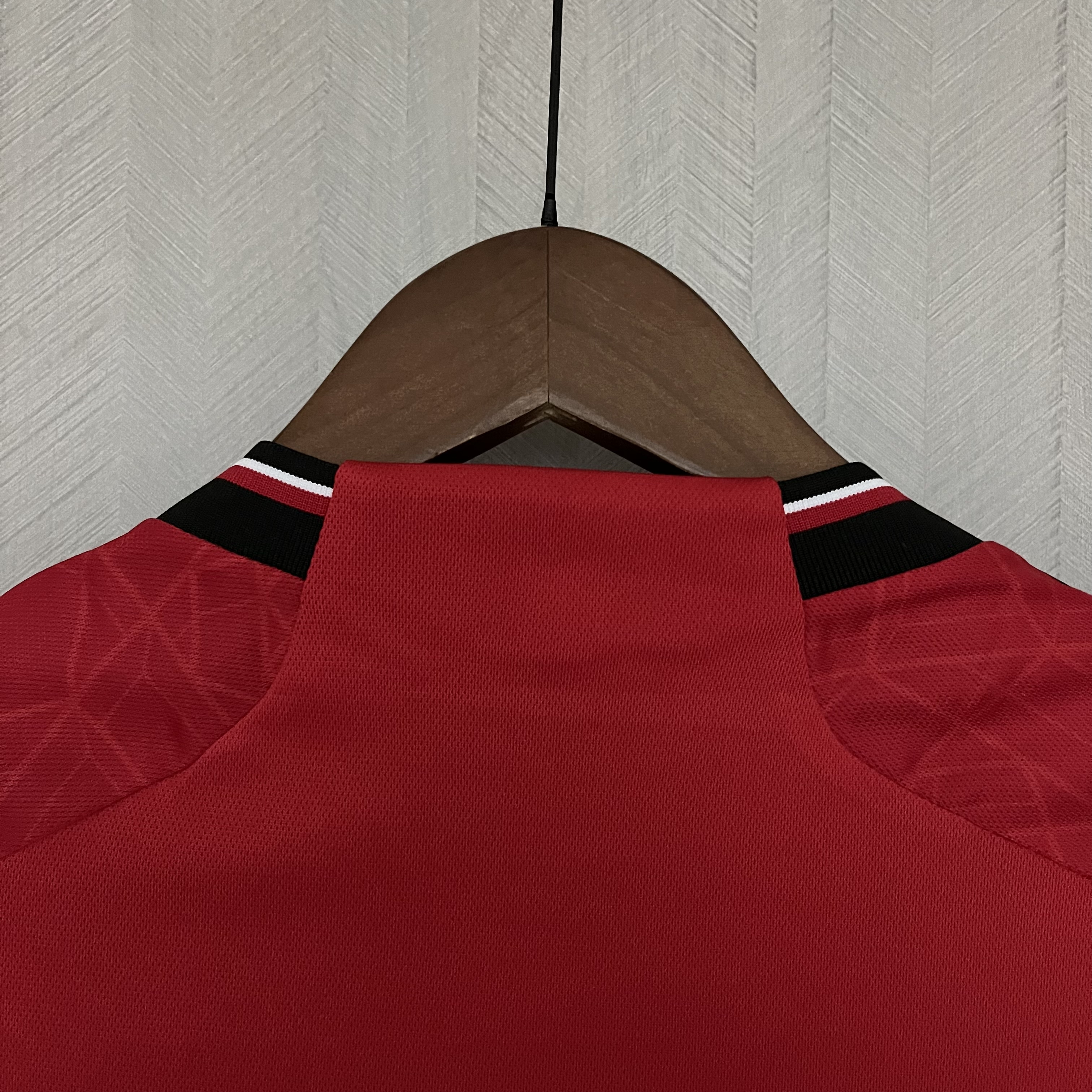 Camisola principal Man United 23/24 - Versão Adepto 8