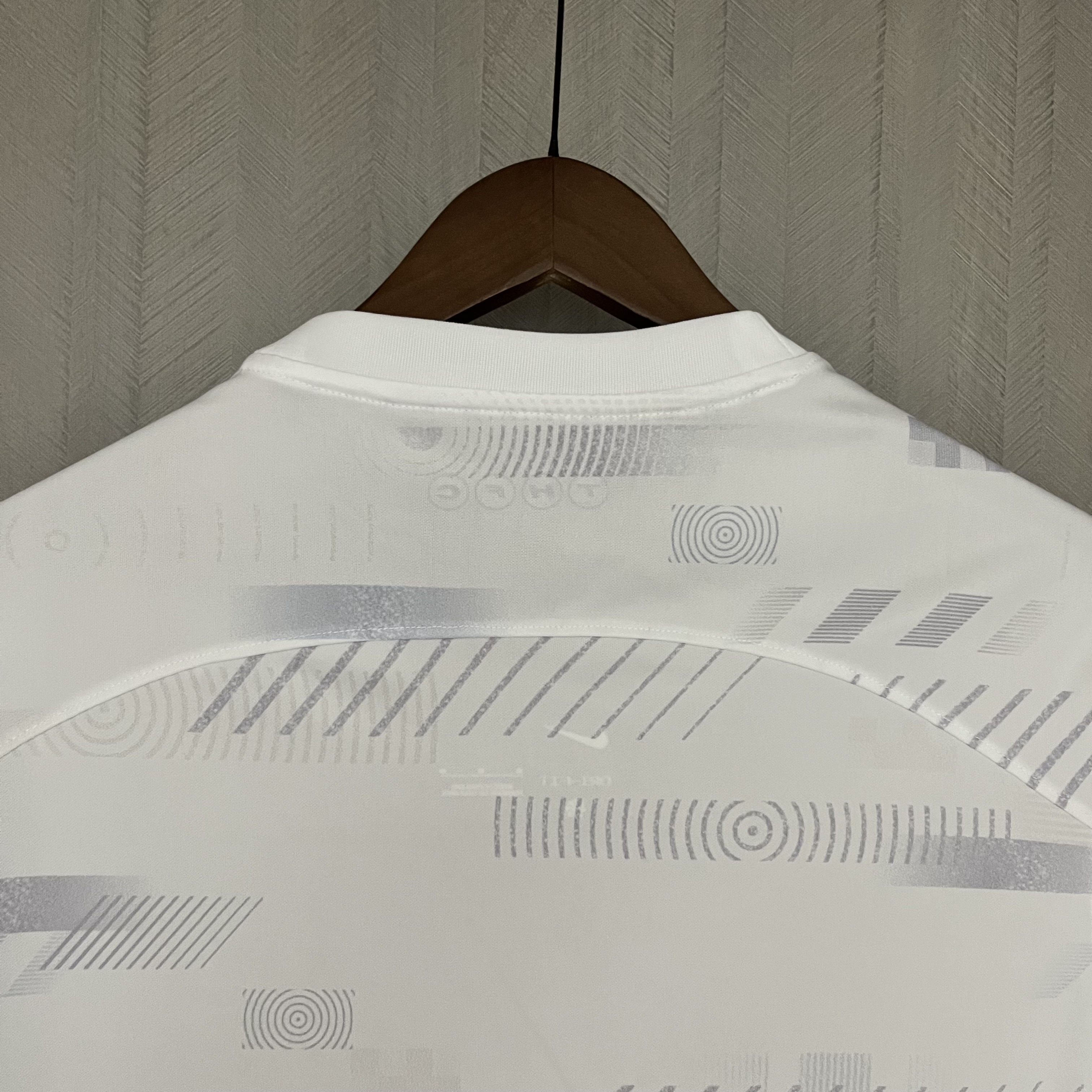 Camisola principal Tottenham 23/24 - Versão Adepto 7