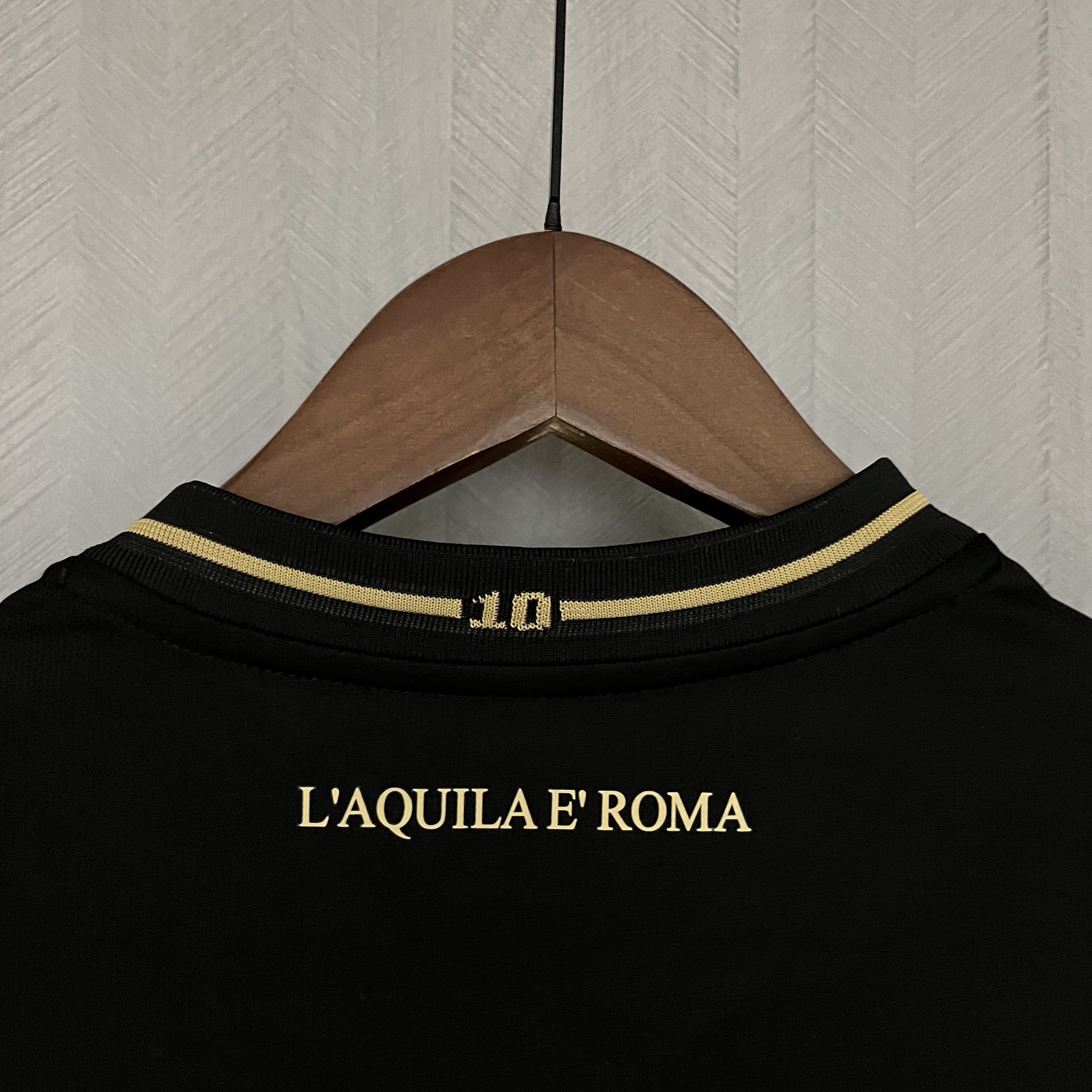 Camisola Lazio 23/24 edição comemorativa 10º aniversário final da taça de Itália 2013 - Versão adepto 8