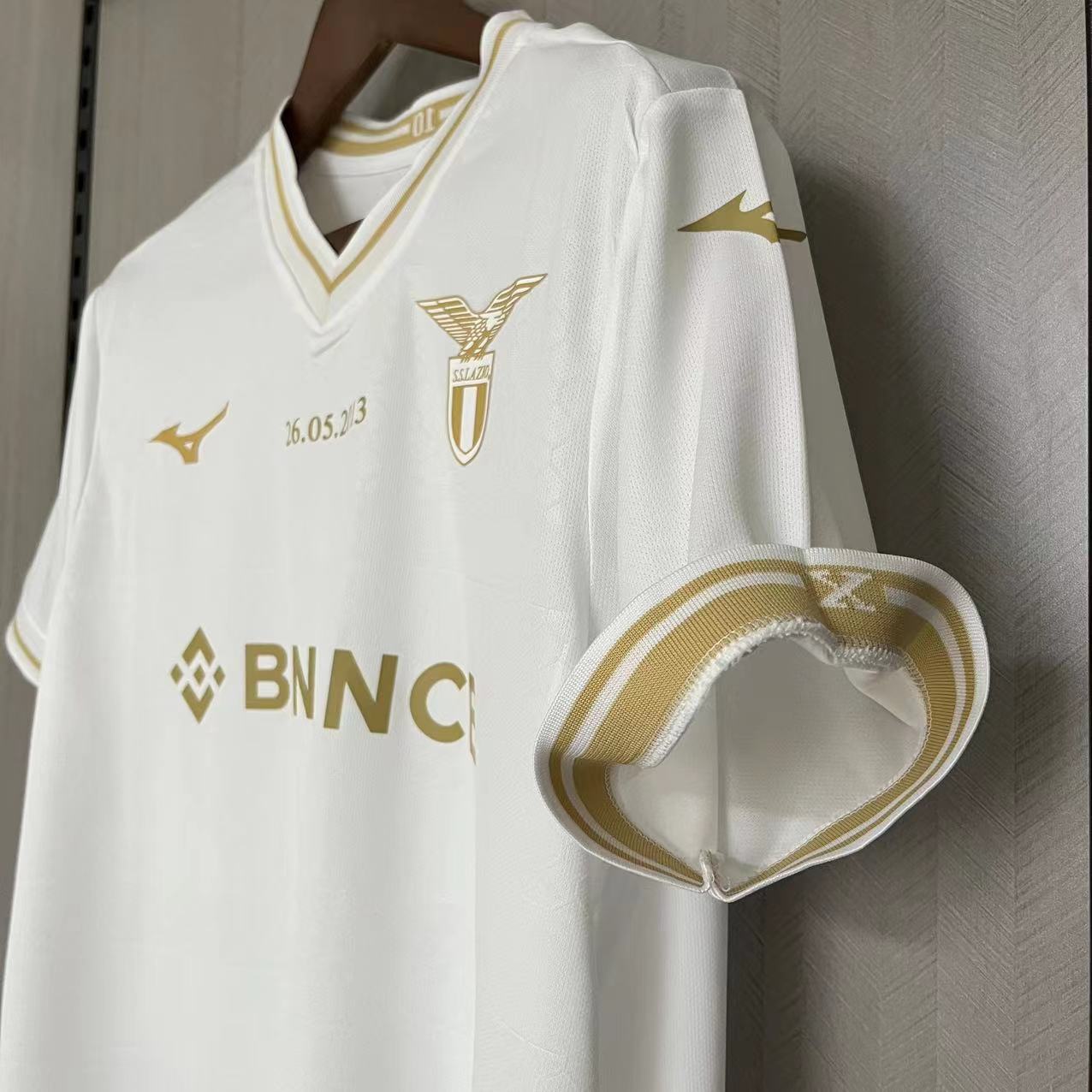 Camisola Lazio 23/24 edição comemorativa 10º aniversário final da taça de Itália 2013 - Versão adepto 8