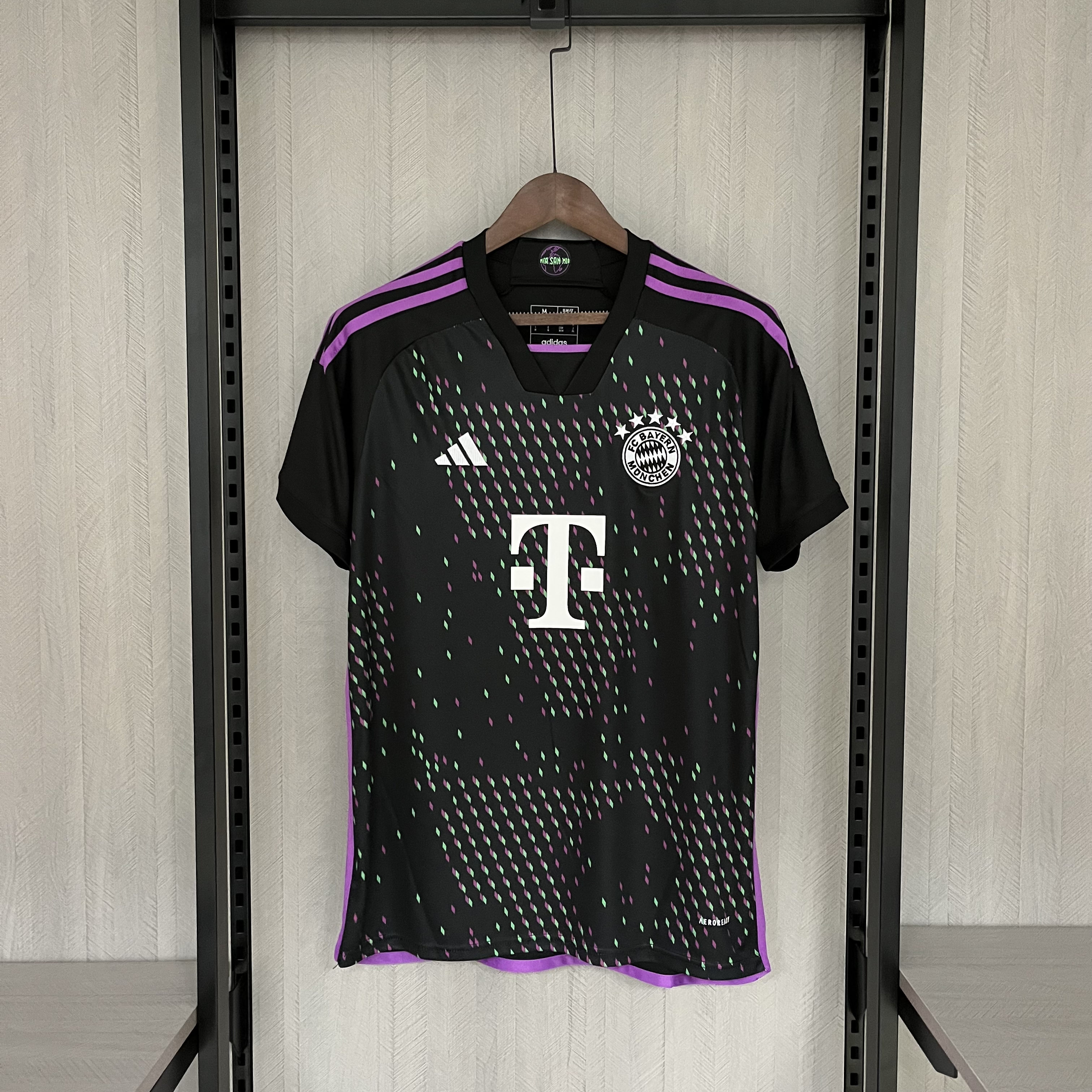 Camisola alternativa Bayern Munique 23/24 - Versão adepto 1