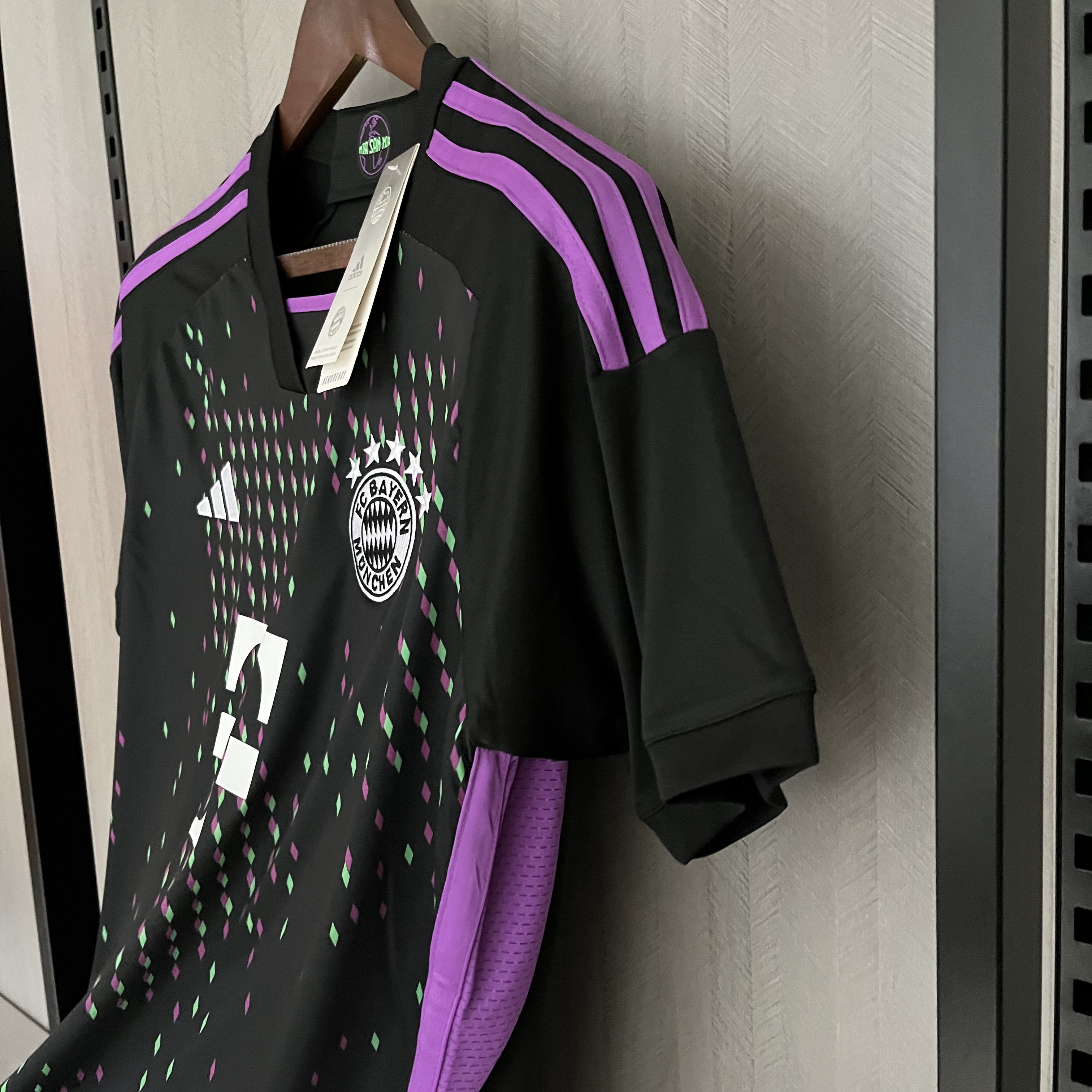 Camisola alternativa Bayern Munique 23/24 - Versão adepto 9