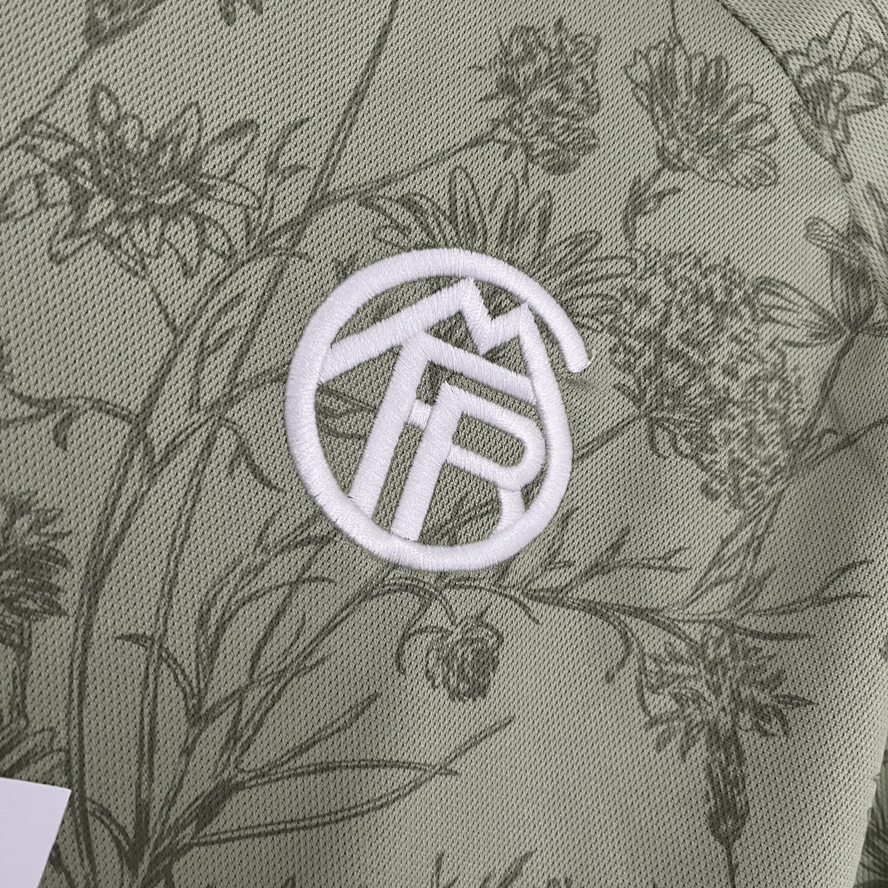 Camisola Bayern Munique Oktoberfest 23/24 - Versão adepto 4