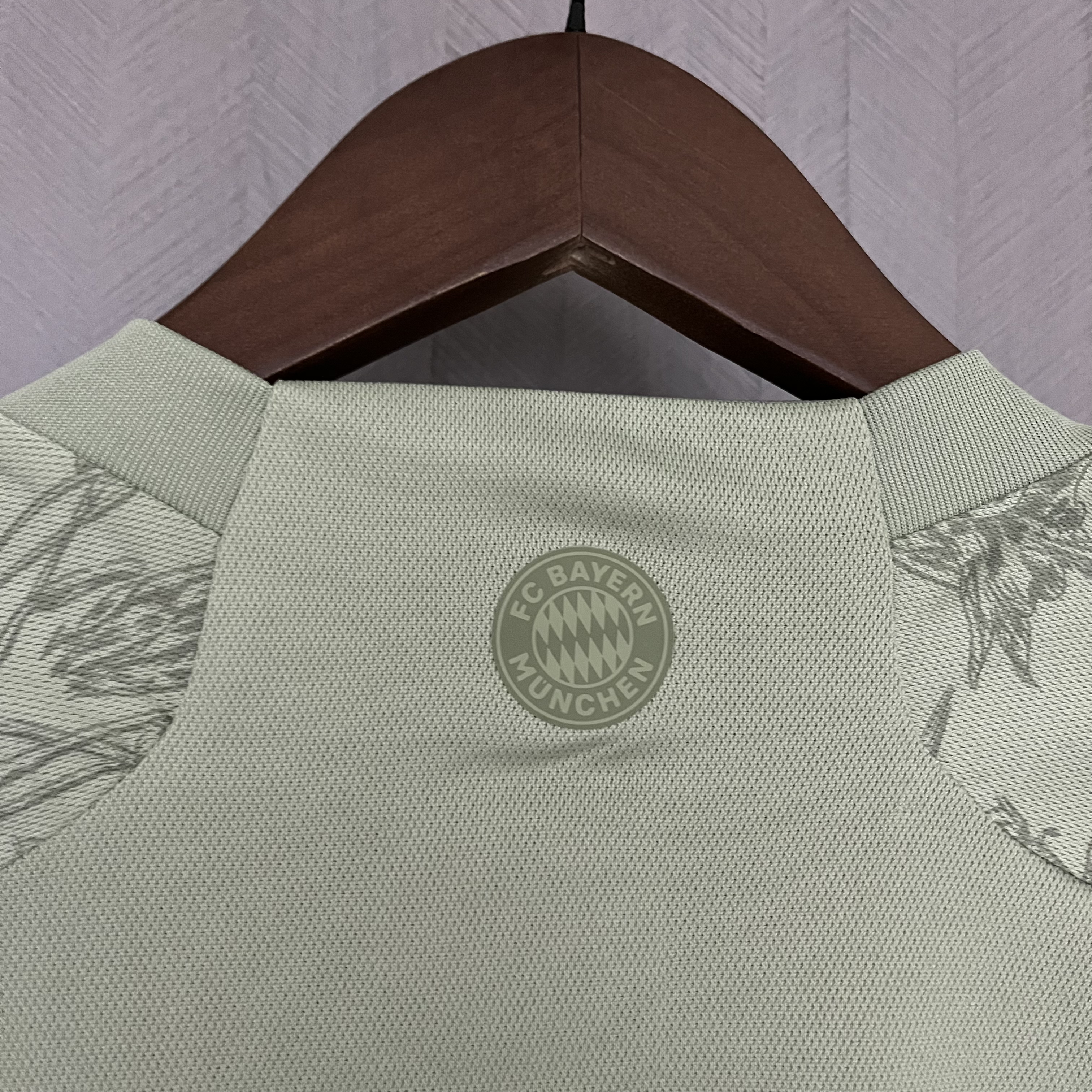 Camisola Bayern Munique Oktoberfest 23/24 - Versão adepto 7