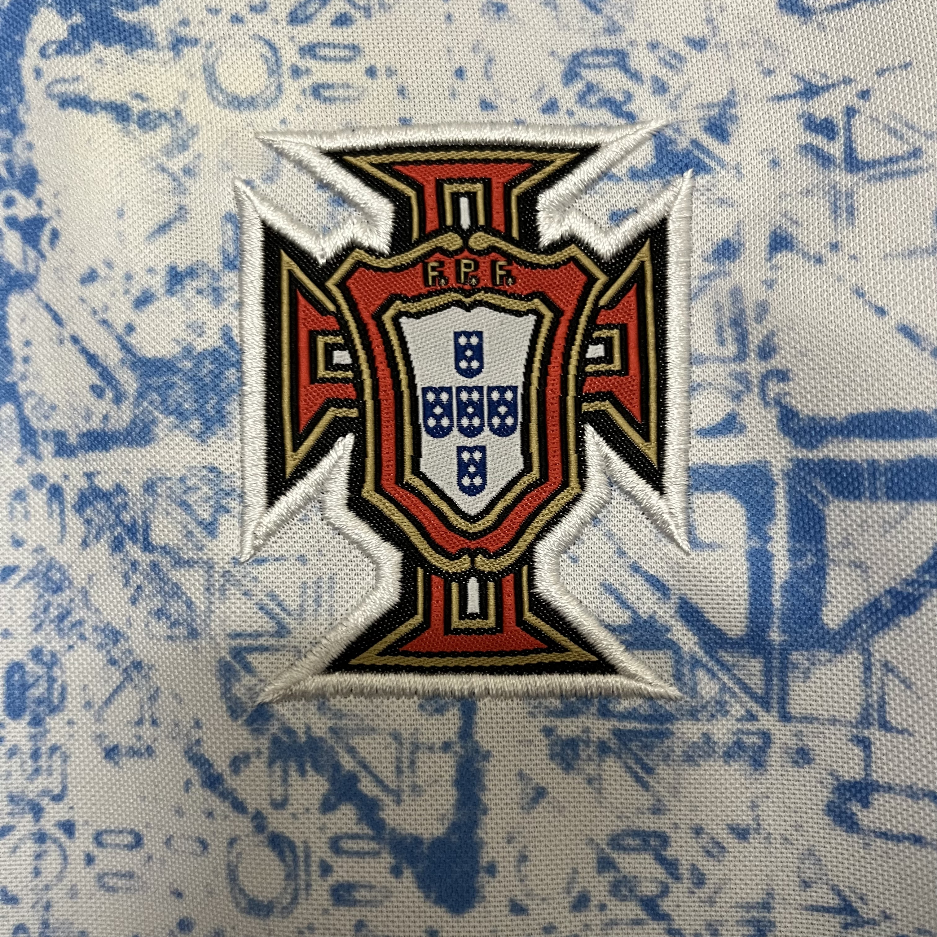 Kit Criança Portugal alternativo Euro 2024 3