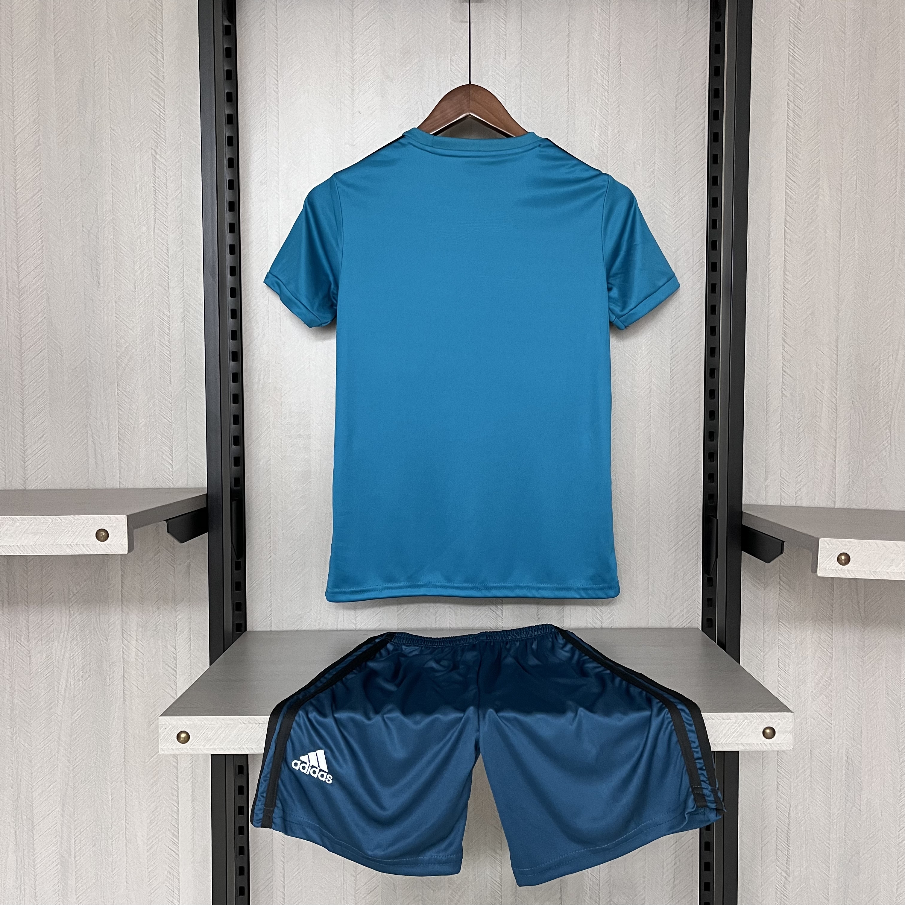 3º Kit Criança Real Madrid 2017/2018 3