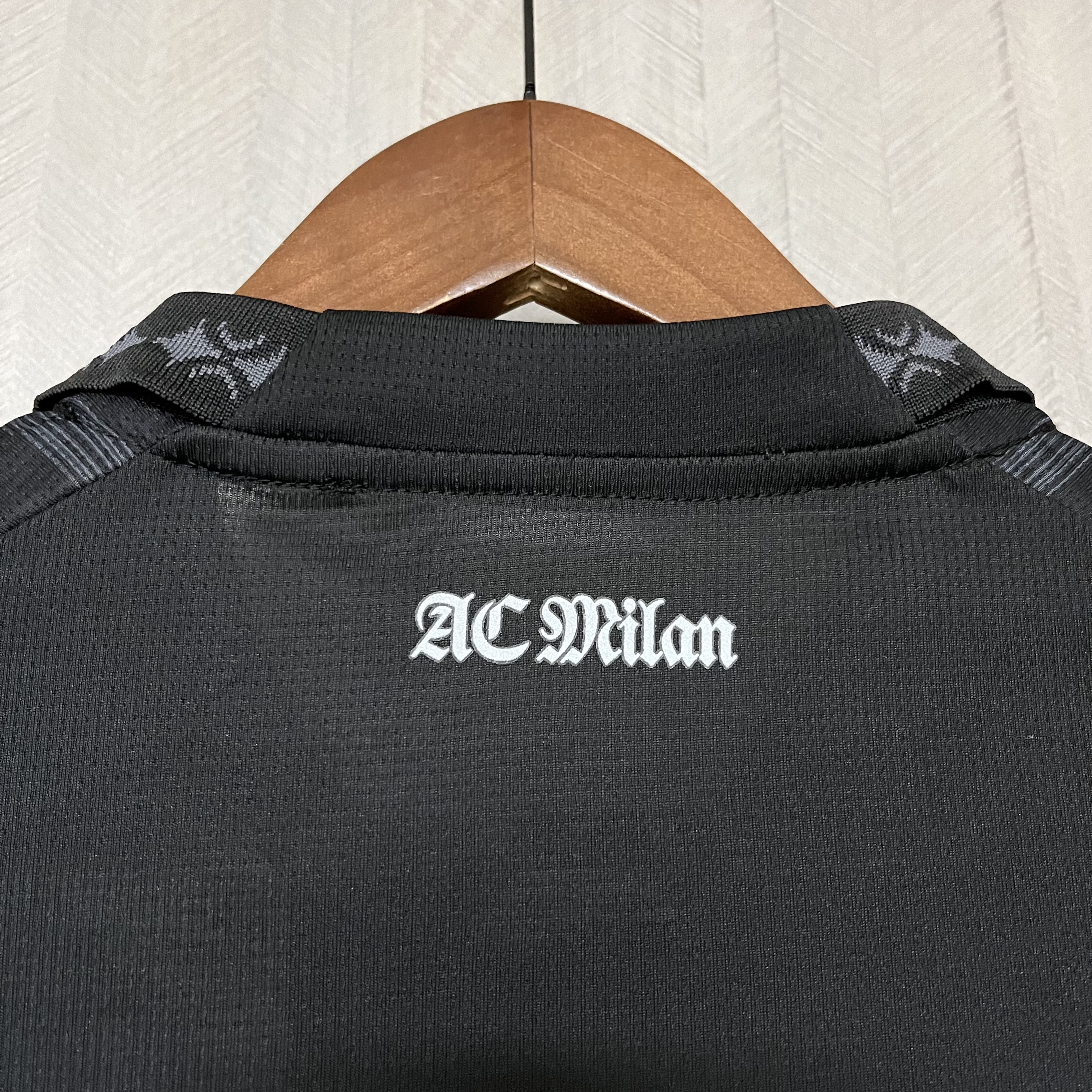 Camisola AC Milan X Pleasures Dark 23/24 - Versão adepto 7