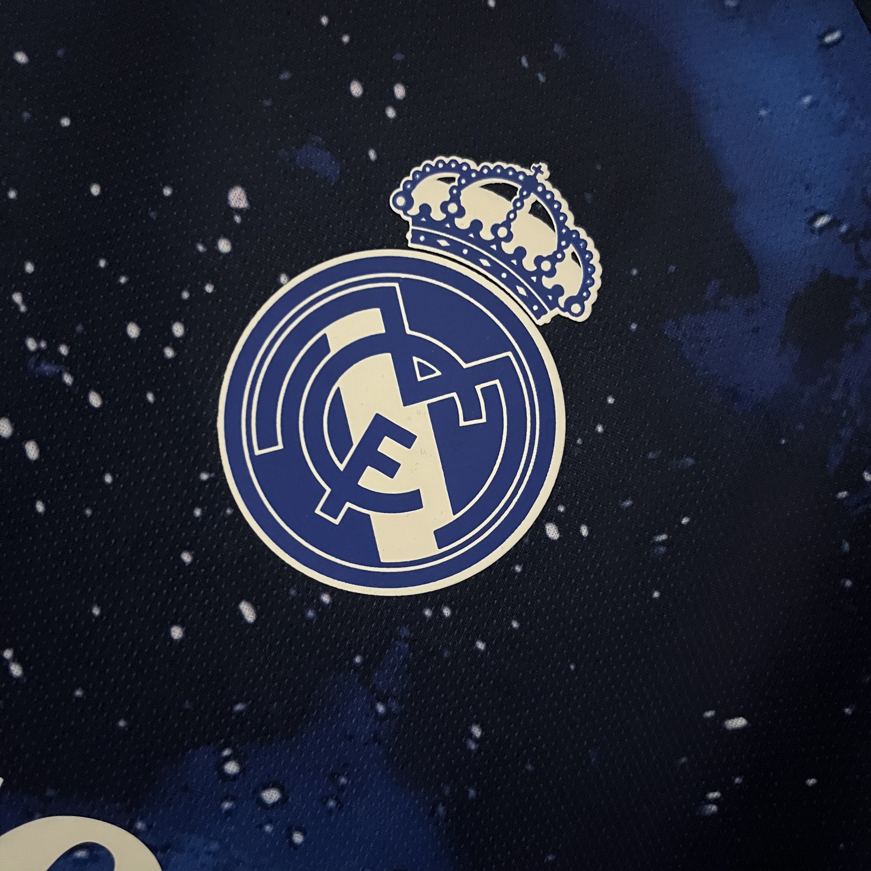 Camisola Real Madrid 2019/2020 Edição EA Sports  - Versão adepto 4