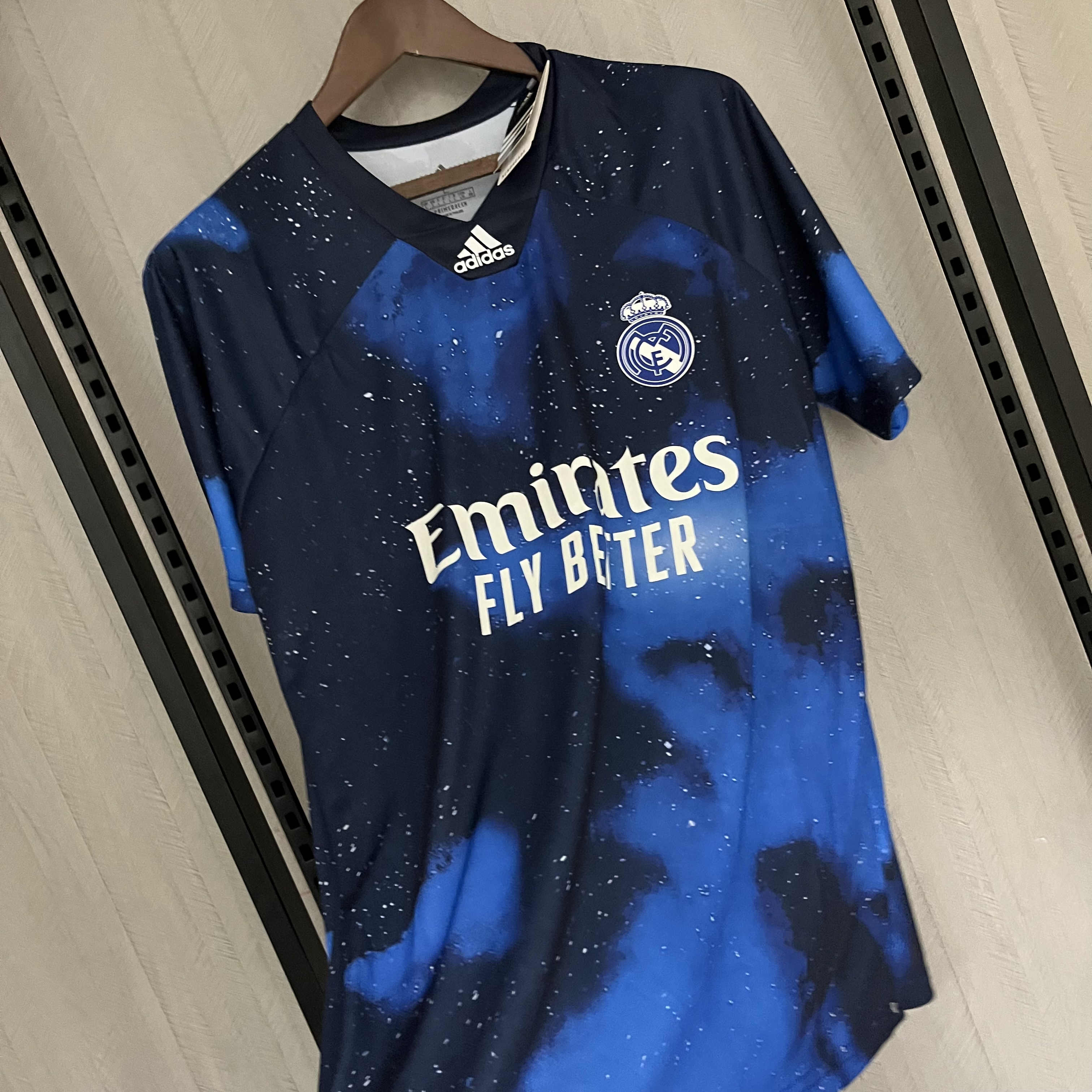 Camisola Real Madrid 2019/2020 Edição EA Sports  - Versão adepto 10