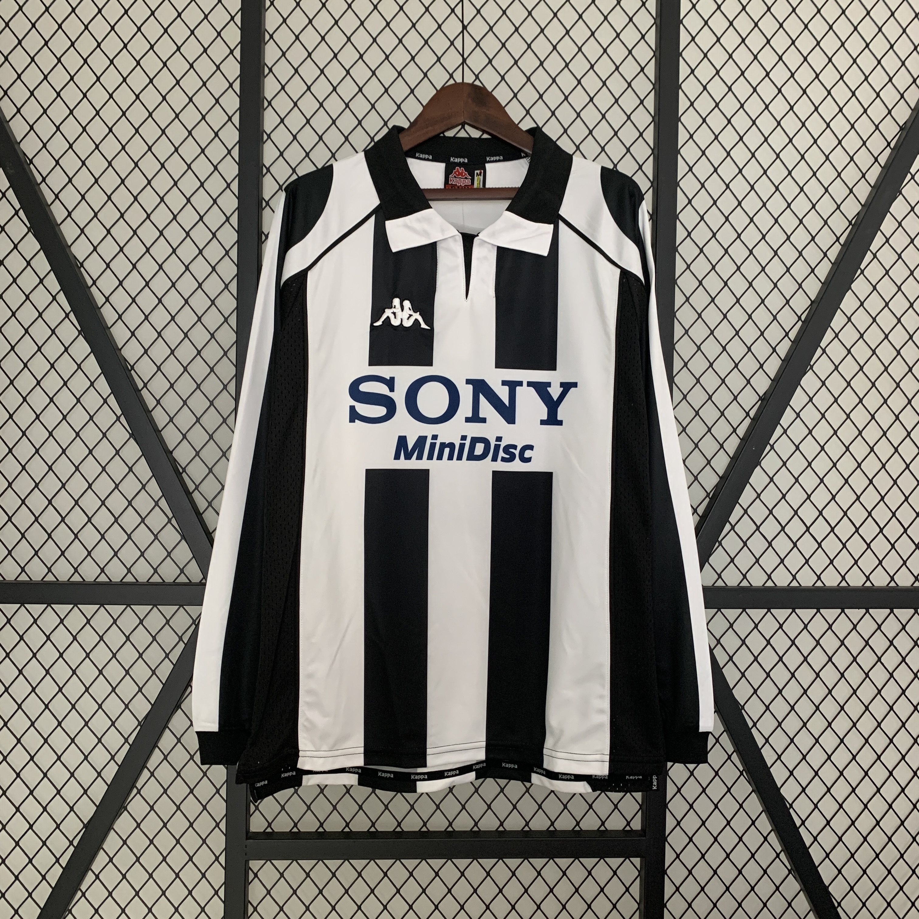 Camisola Principal Juventus 1997/1998 - Versão adepto - Manga comprida 1