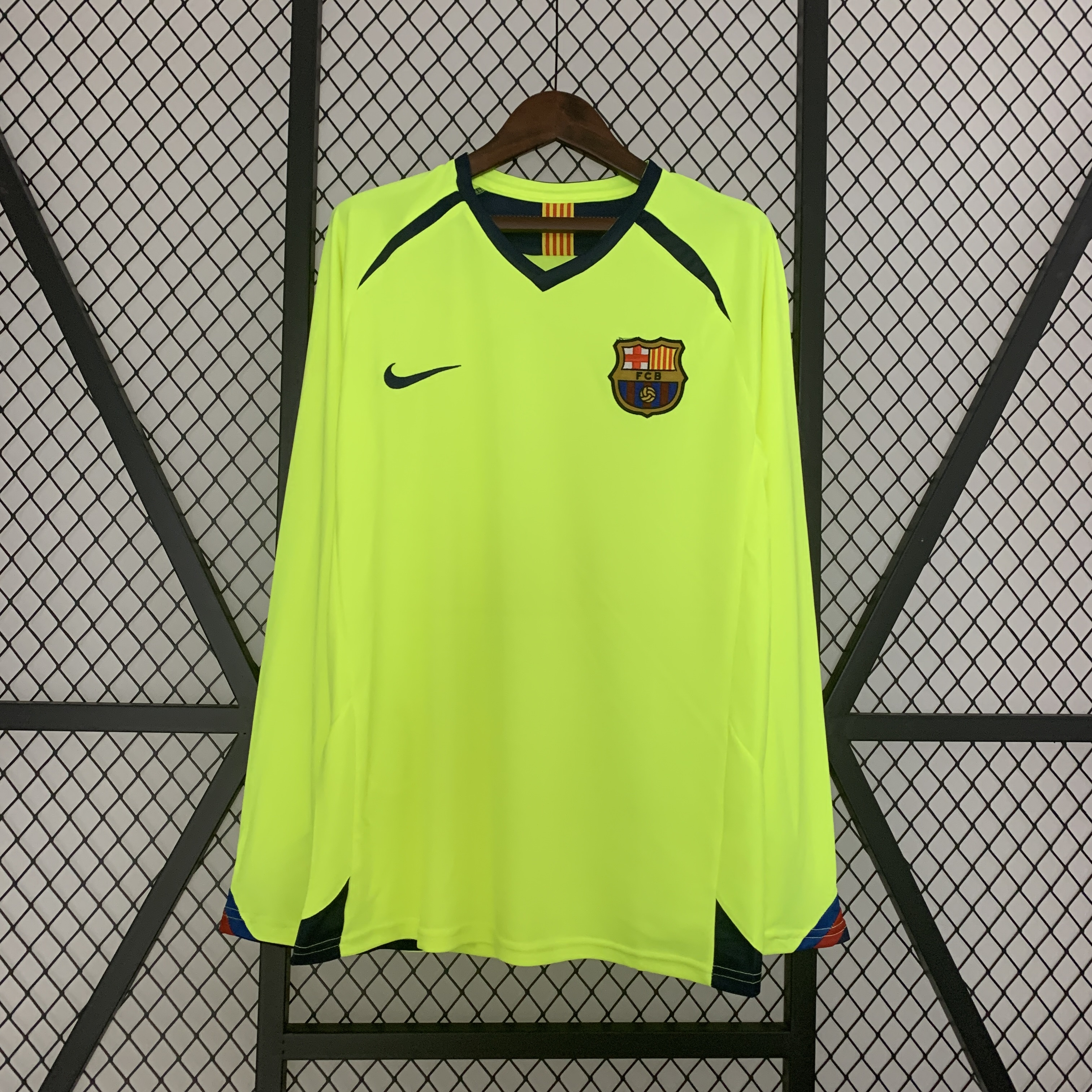 Camisola alternativa Barcelona 2005/2006 - Versão adepto 1