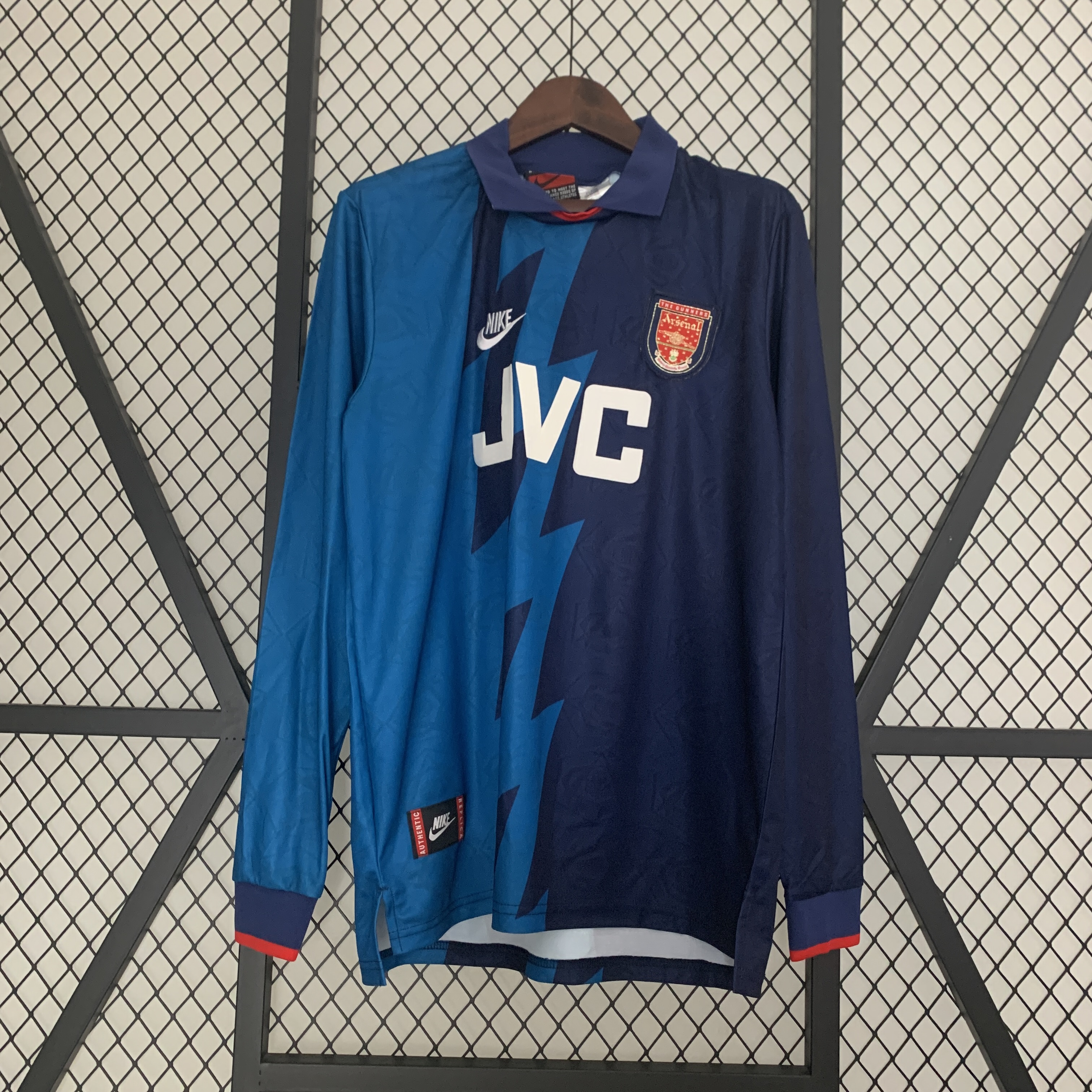 Camisola alternativa Arsenal 1995/1996 - Versão adepto - Manga comprida  1