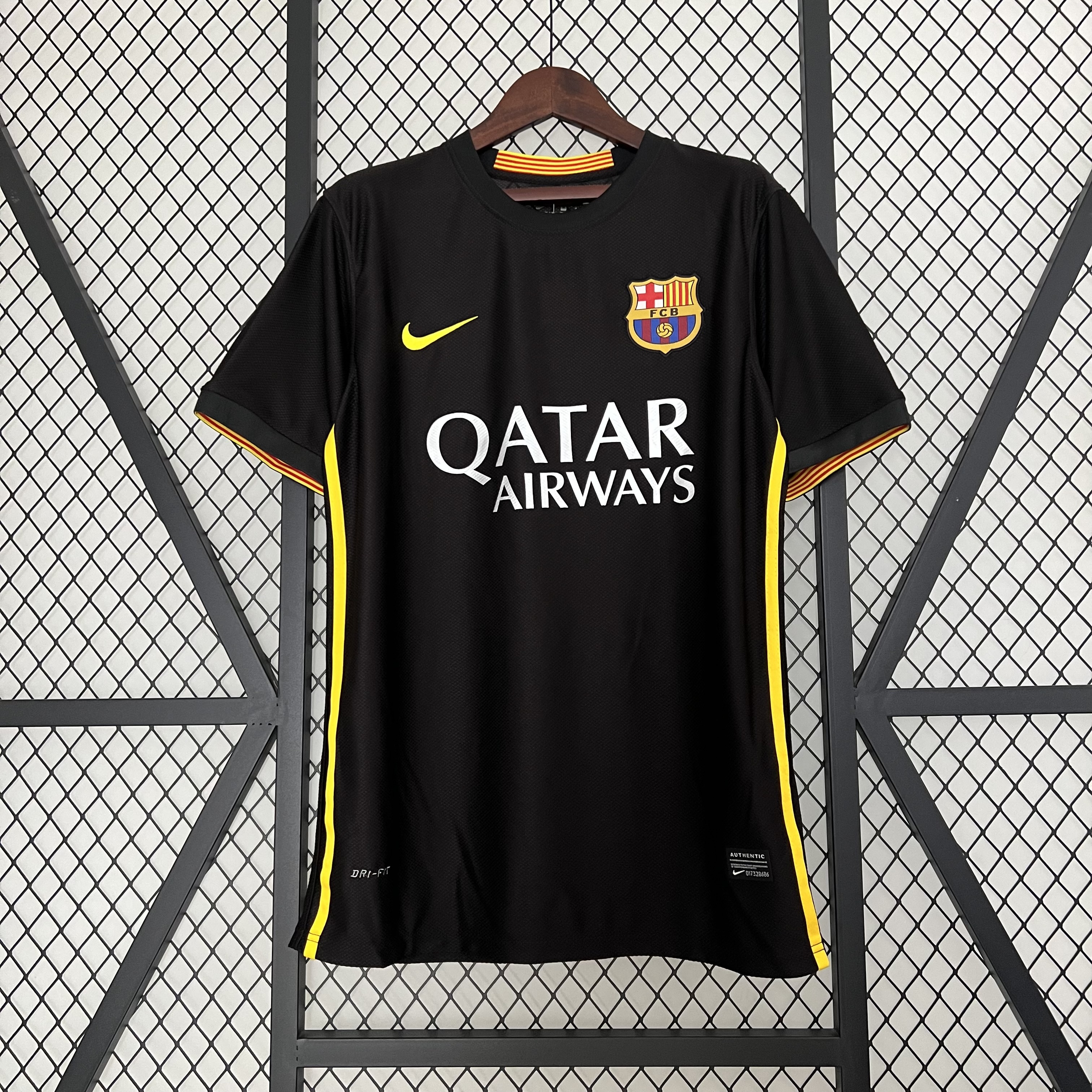 3ª Camisola Barcelona 2013/2014 - Versão adepto 1