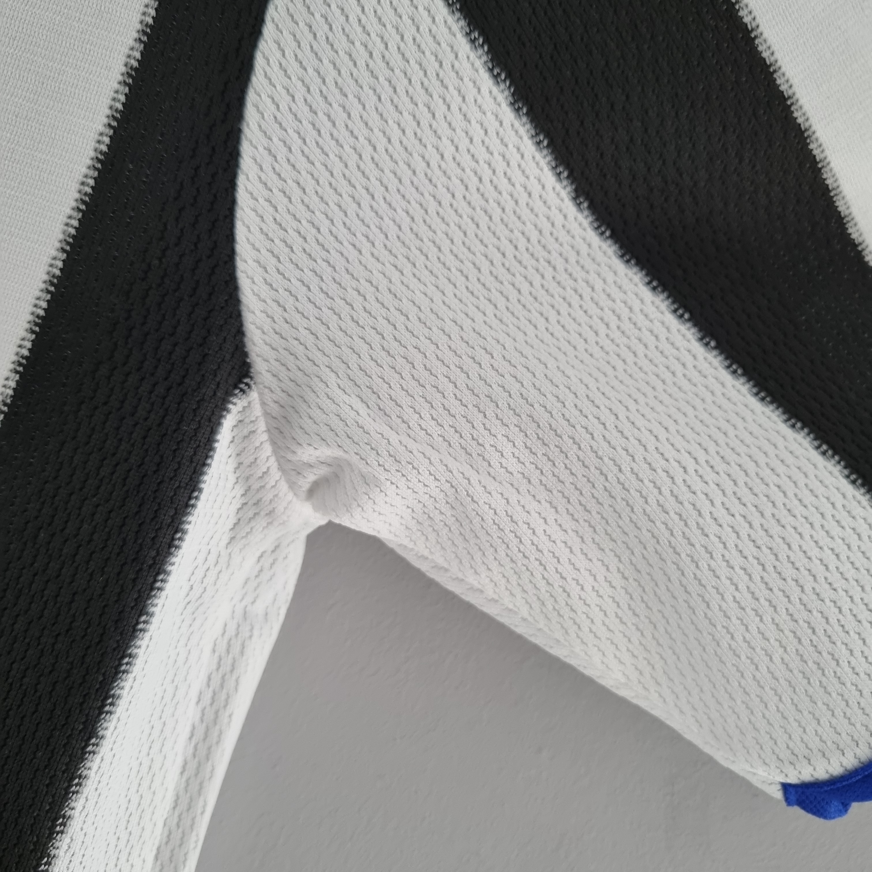 Camisola principal Newcastle 2000/2001 - Versão adepto 10