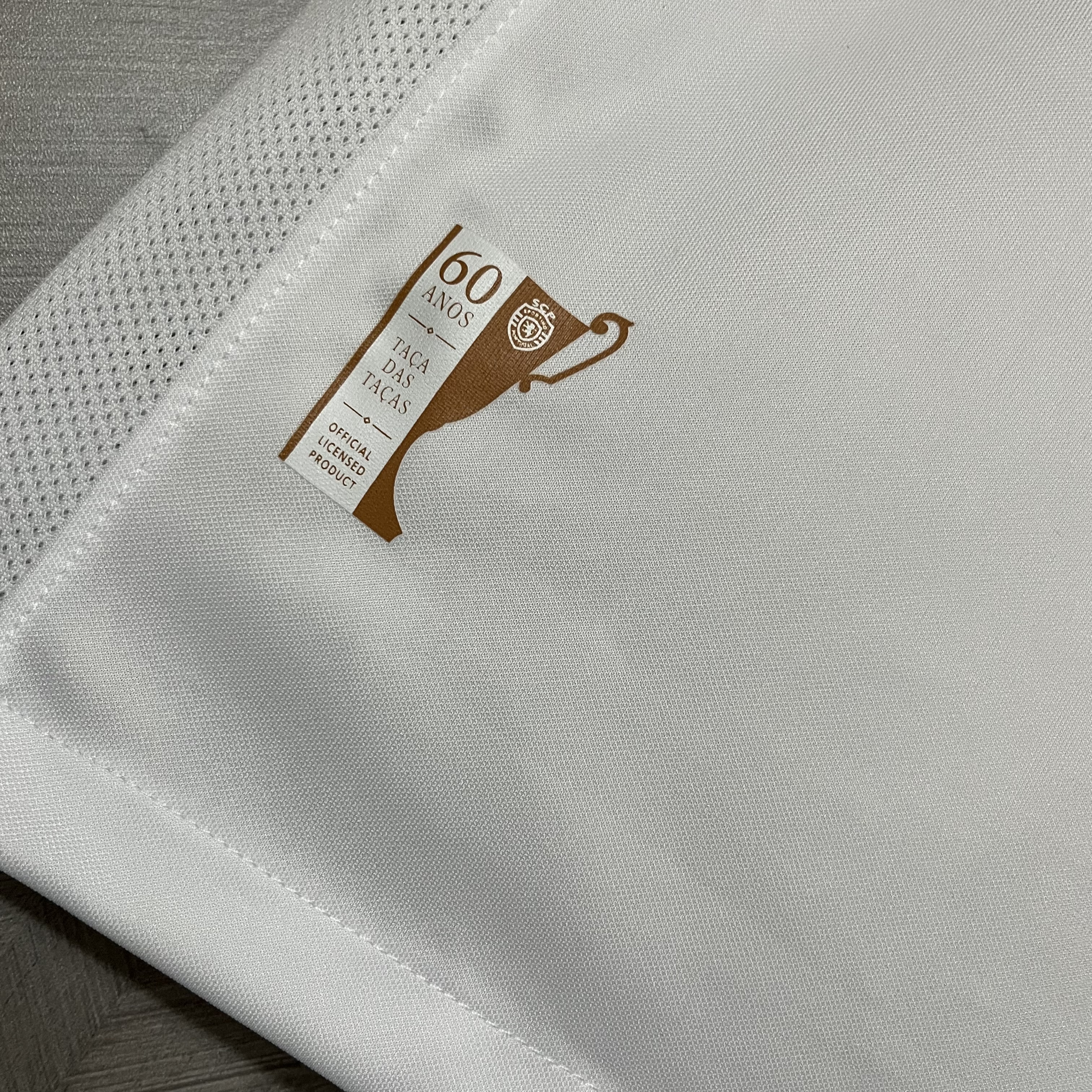 Camisola Sporting CP Taça das Taças - Versão adepto 10