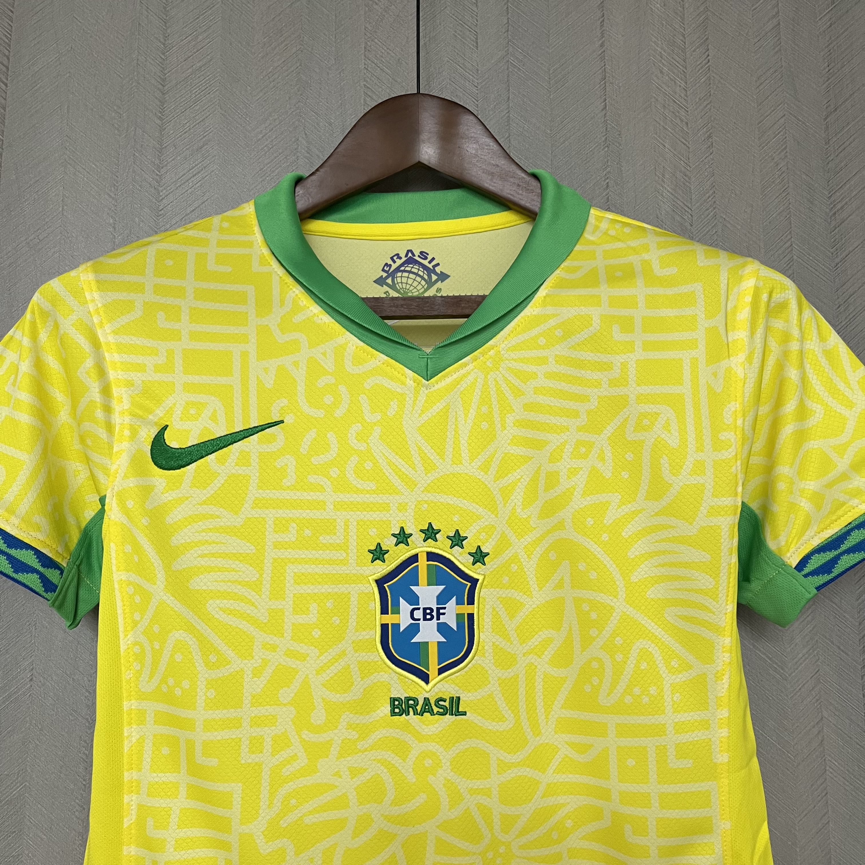 Camisola Principal Brasil 2024 - Versão femimina 5