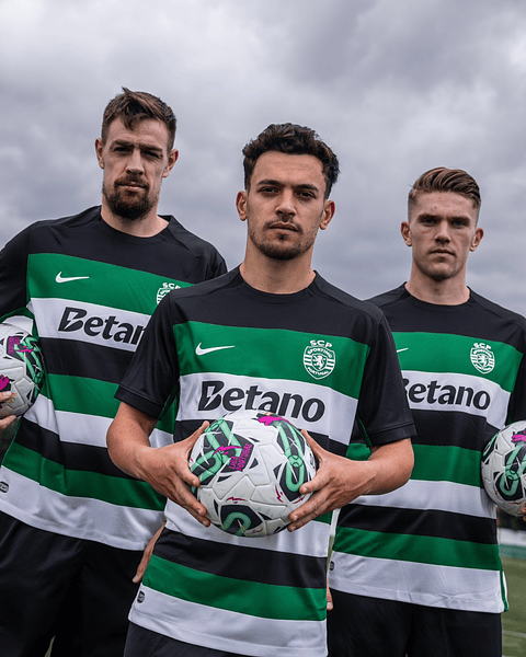 Camisola Campeão Nacional Sporting CP 24/25 - Versão adepto