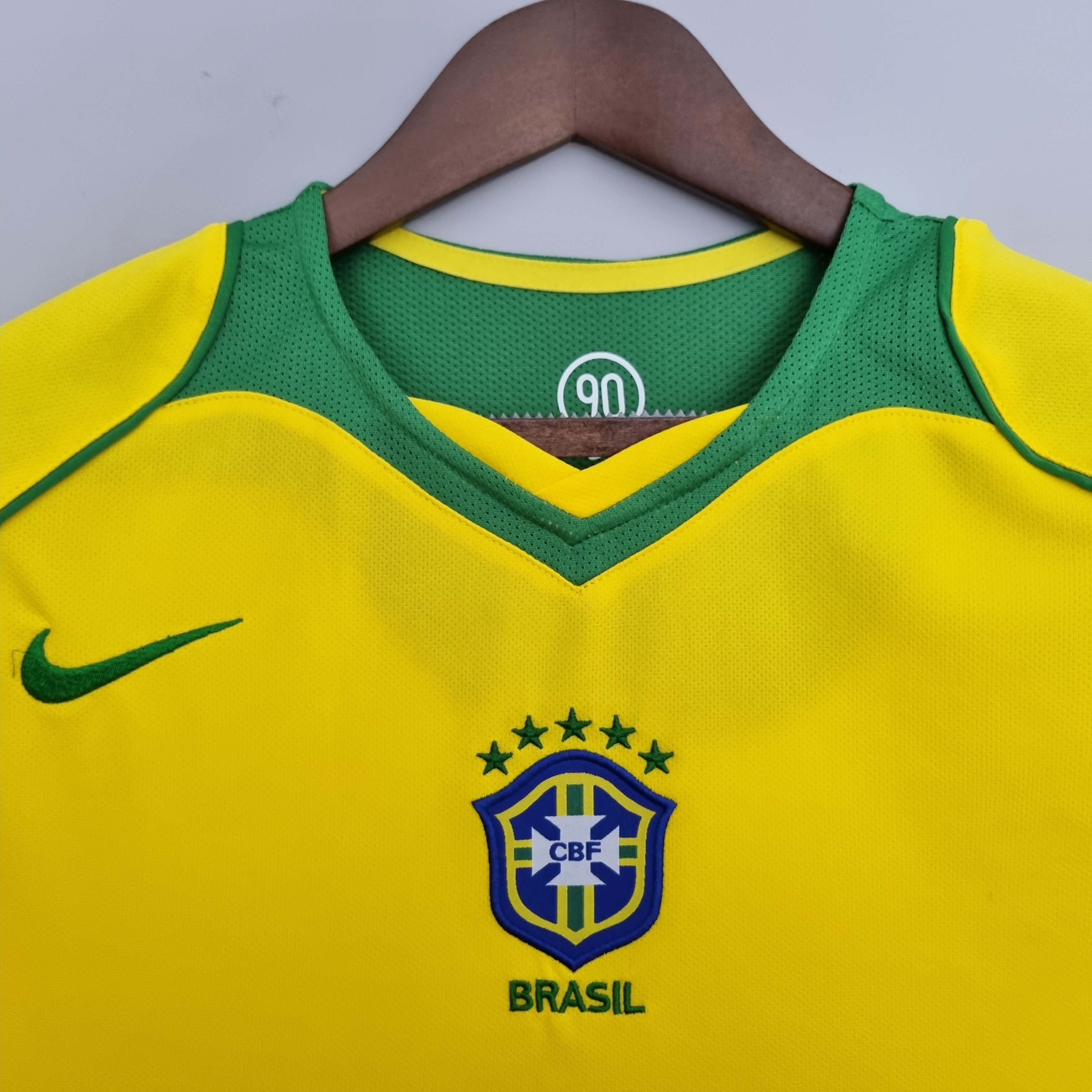 Camisola principal Brasil 2004 - Ronaldinho 10 - Versão adepto 7