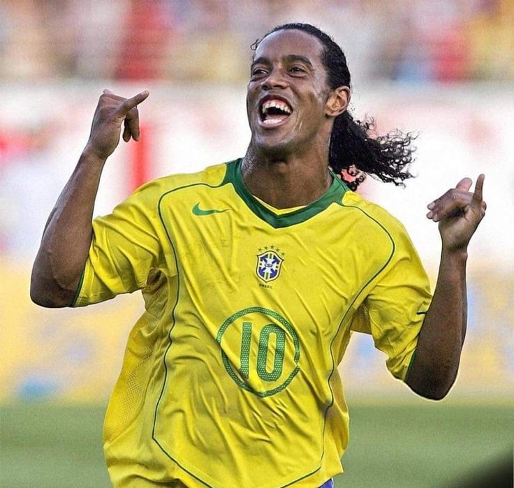 Camisola principal Brasil 2004 - Ronaldinho 10 - Versão adepto 2