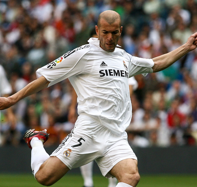 Camisola principal Real Madrid 2005/2006 - Zidane 5 - Versão adepto 2