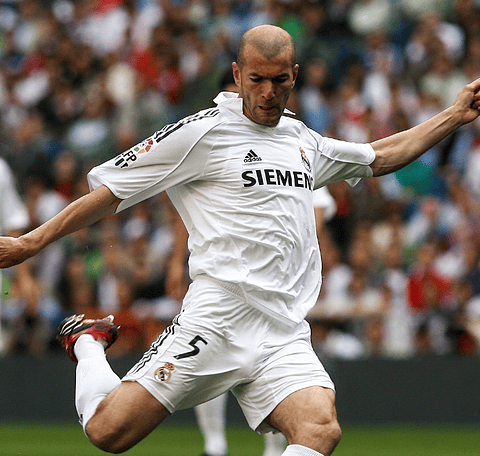 Camisola principal Real Madrid 2005/2006 - Zidane 5 - Versão adepto