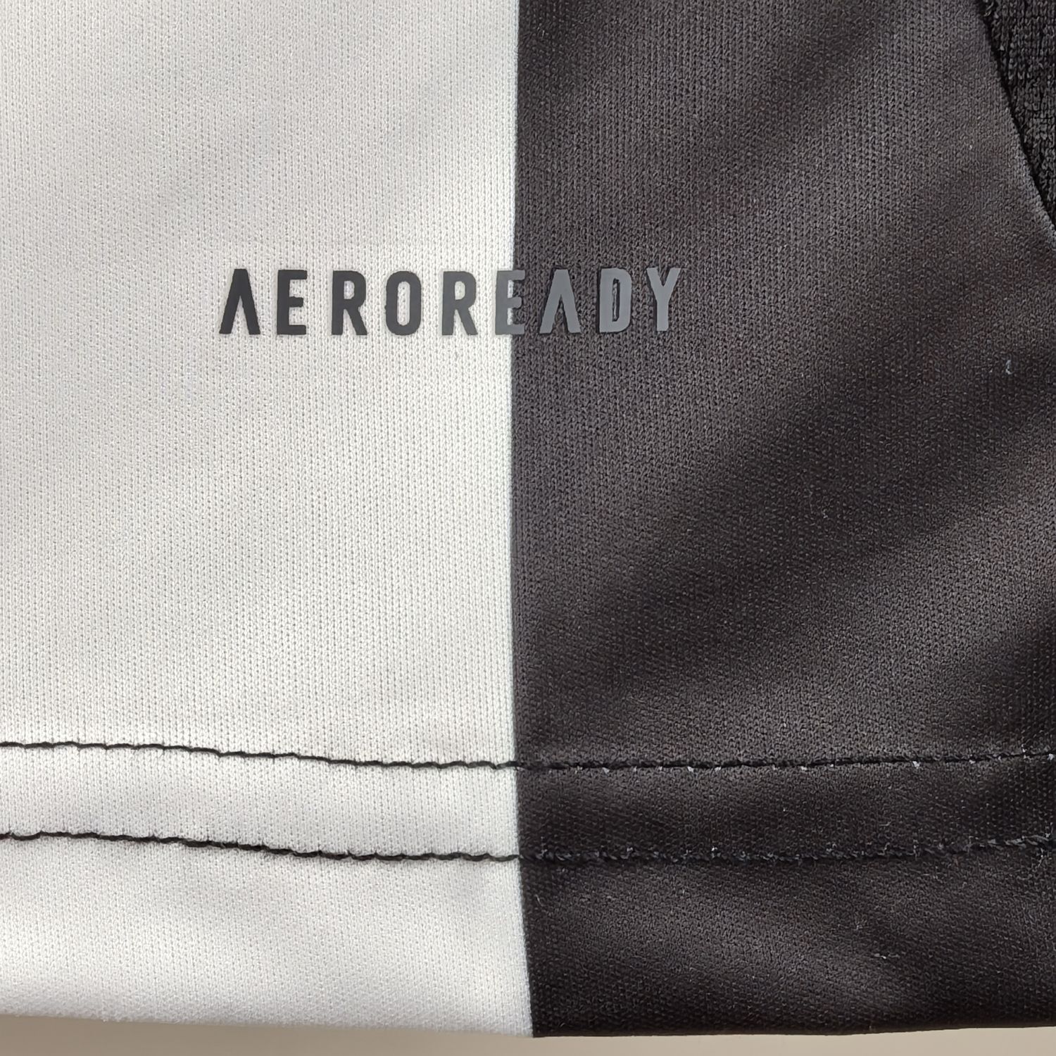 Camisola principal Newcastle 24/25 - Versão Adepto 8