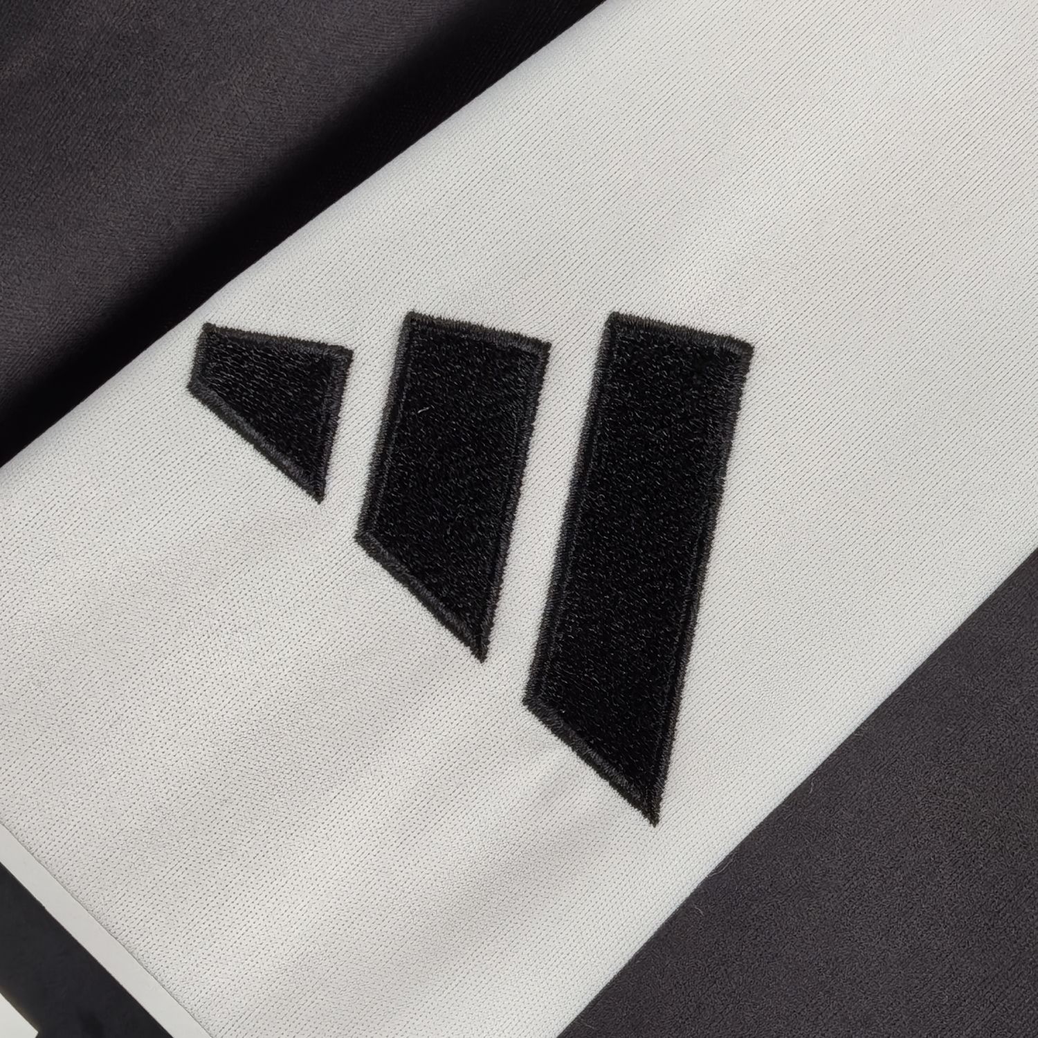 Camisola principal Newcastle 24/25 - Versão Adepto 5