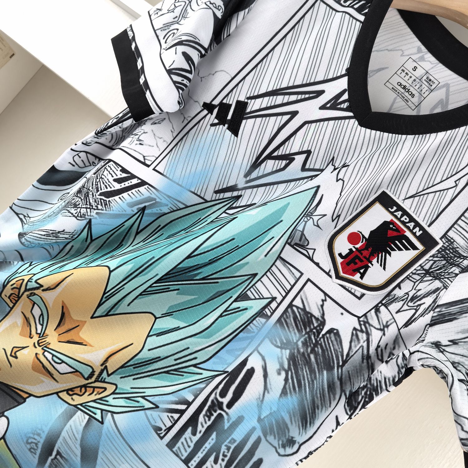 Camisola Japão Goku Super saiyan - Versão adepto  3