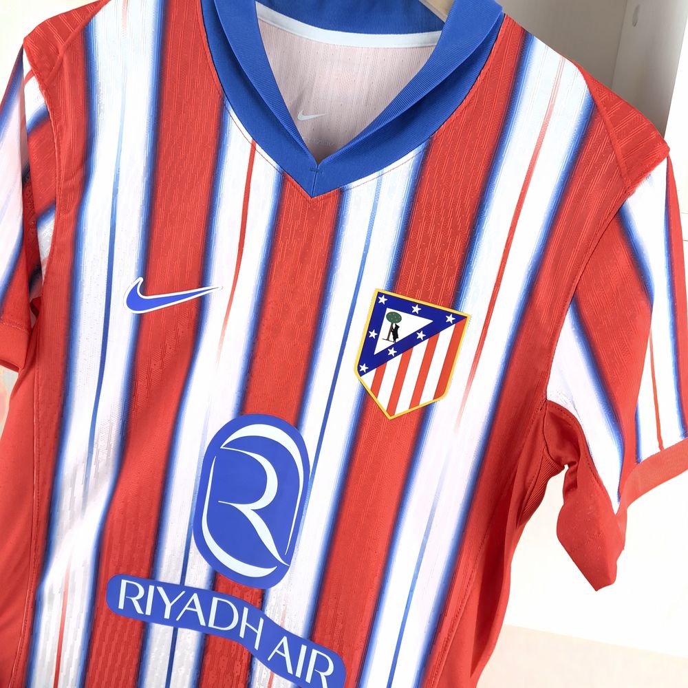 Camisola Principal Atlético de Madrid 24/25 Versão jogador 8